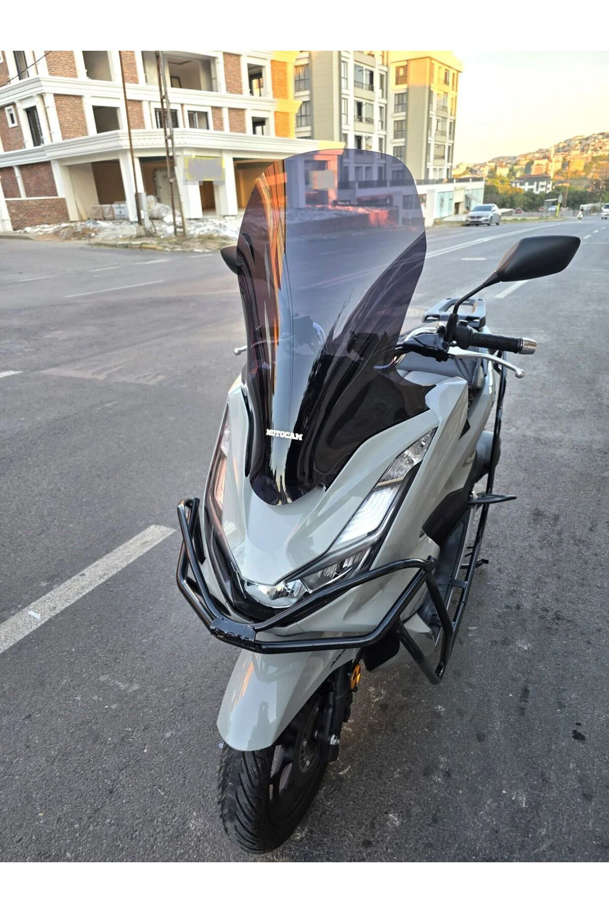 Honda PCX Ön Cam 2021-2024 Model 65cm Siyah Renkli 4mm