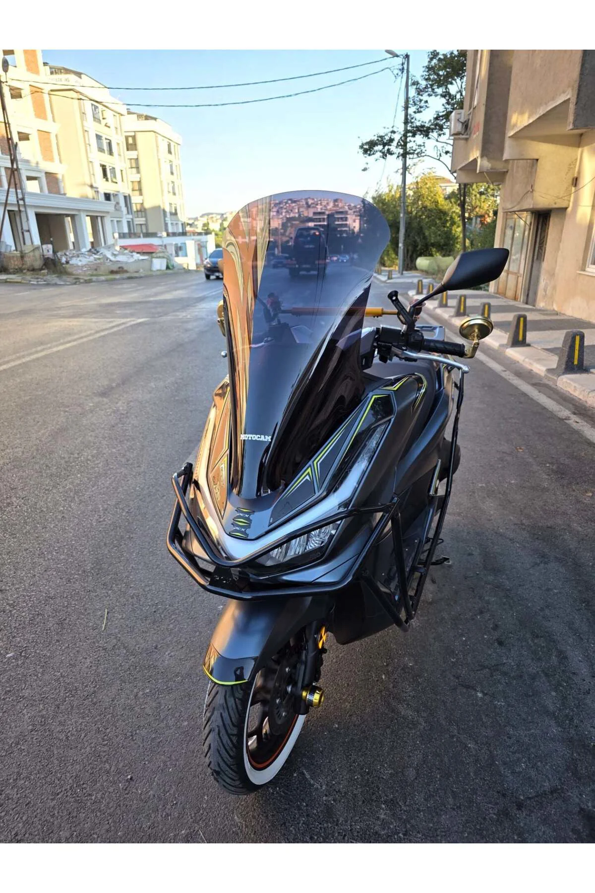 Honda PCX Ön Cam 2025-2026 Model 66cm Siyah Renkli 4mm
