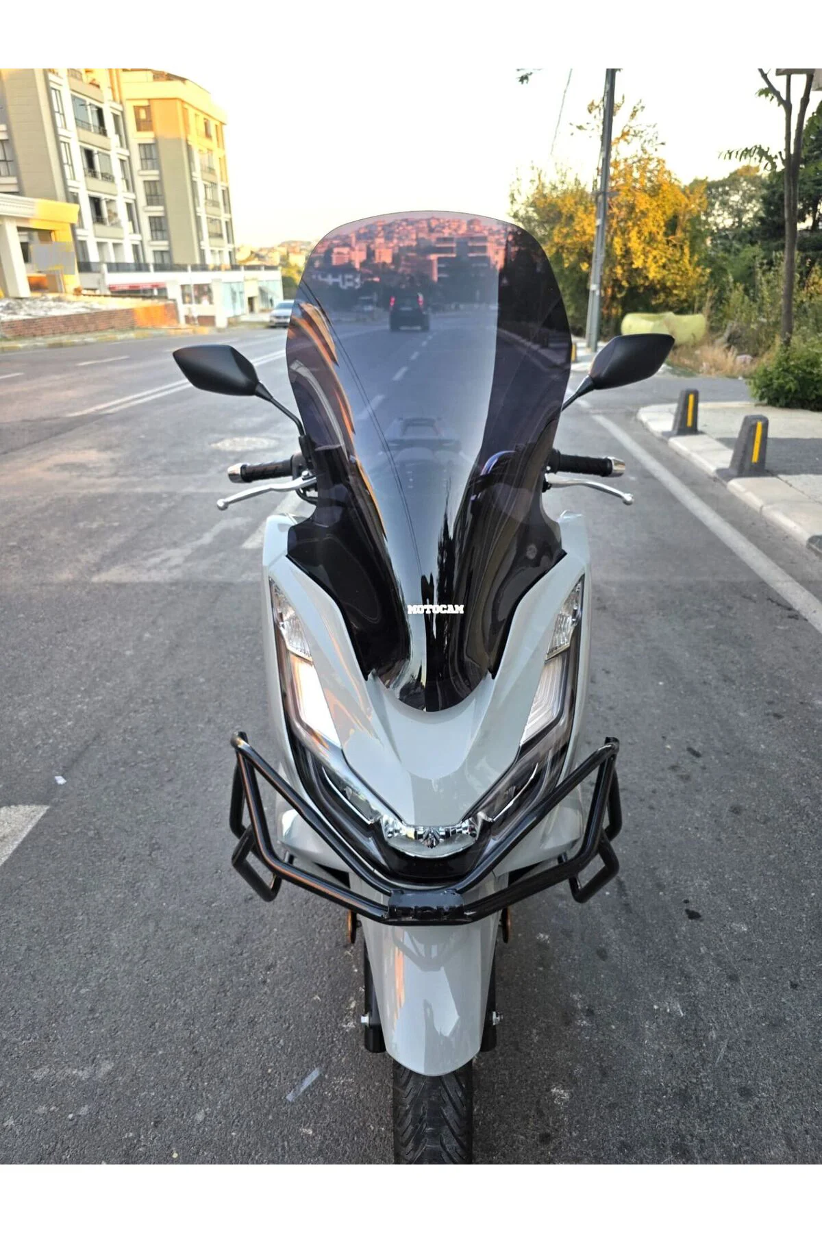 Honda PCX Ön Cam 2021-2024 Model 65cm Siyah Renkli 4mm