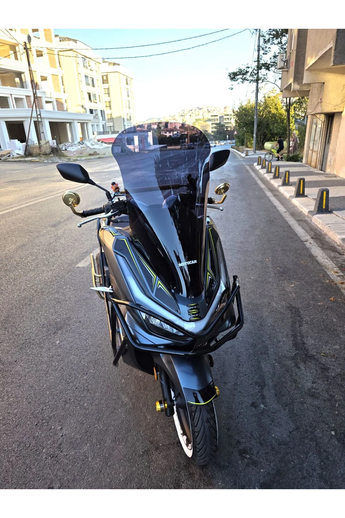 Honda PCX Ön Cam 2025-2026 Model 66cm Siyah Renkli 4mm