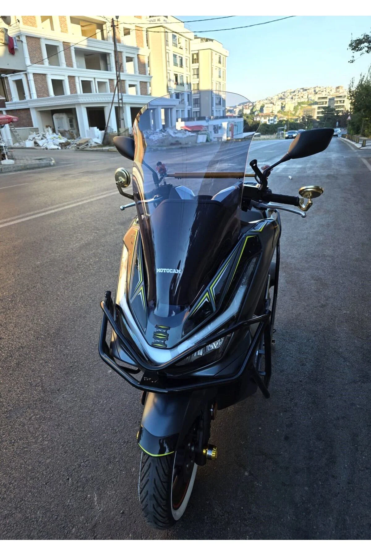 Honda PCX Ön Cam 2025-2026 Model 72cm Füme Renkli 4mm