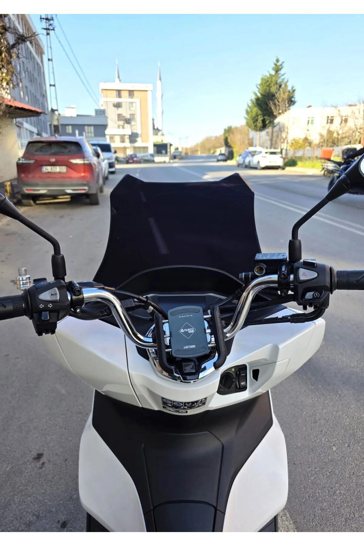Honda PCX Ön Cam 2021-2024 Model 47cm Siyah Renkli 4mm SPORTİF
