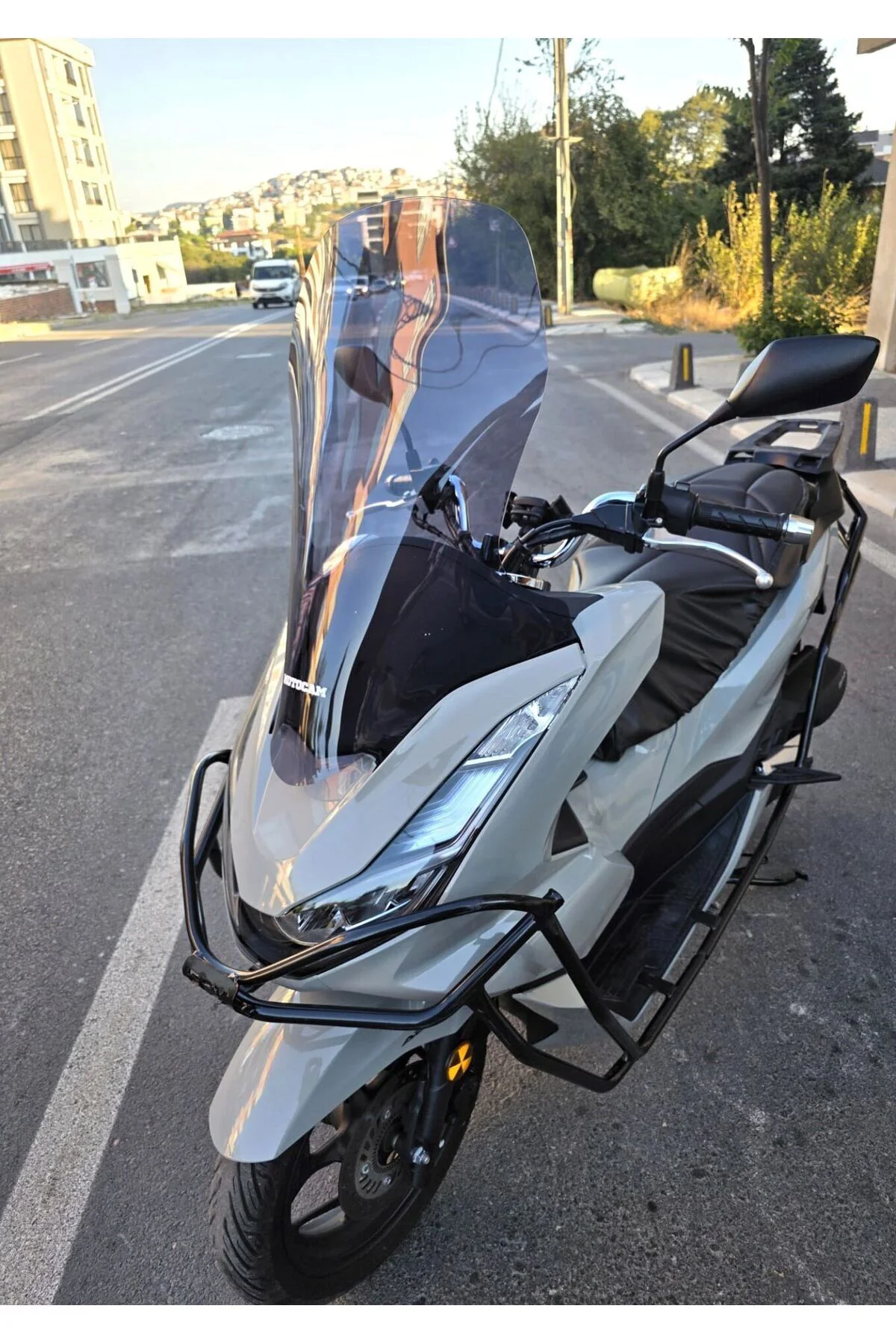 Honda PCX Ön Cam 2021-2024 Model 65cm Füme Renkli 4mm