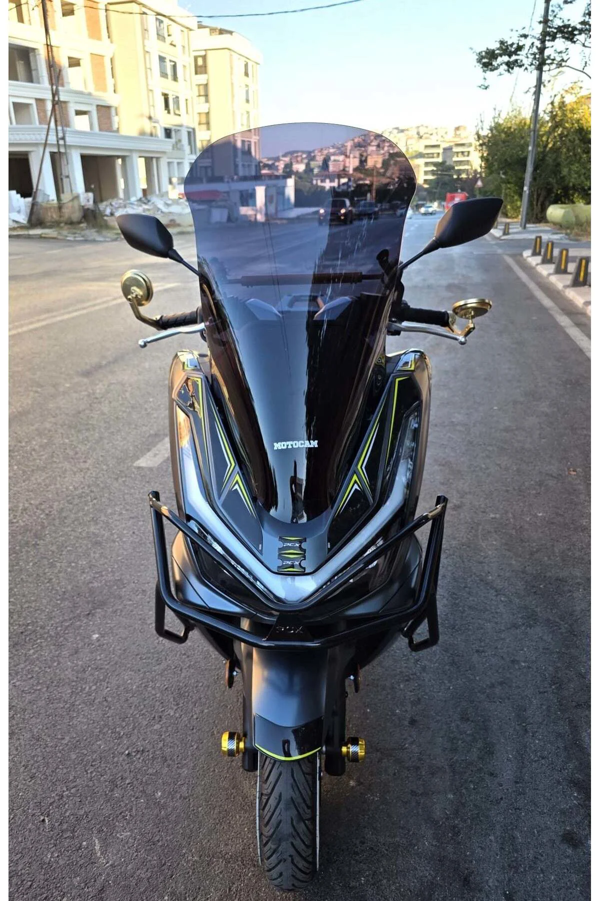 Honda PCX Ön Cam 2025-2026 Model 66cm Siyah Renkli 4mm