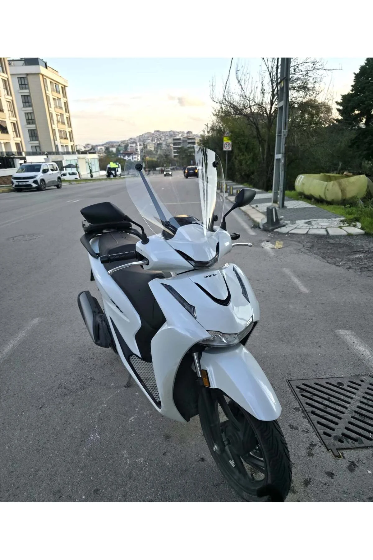 Honda SH 125 Ön Cam 2024-2026 Model 41cm Şeffaf Renkli 4mm APARATSIZ - Görsel 2