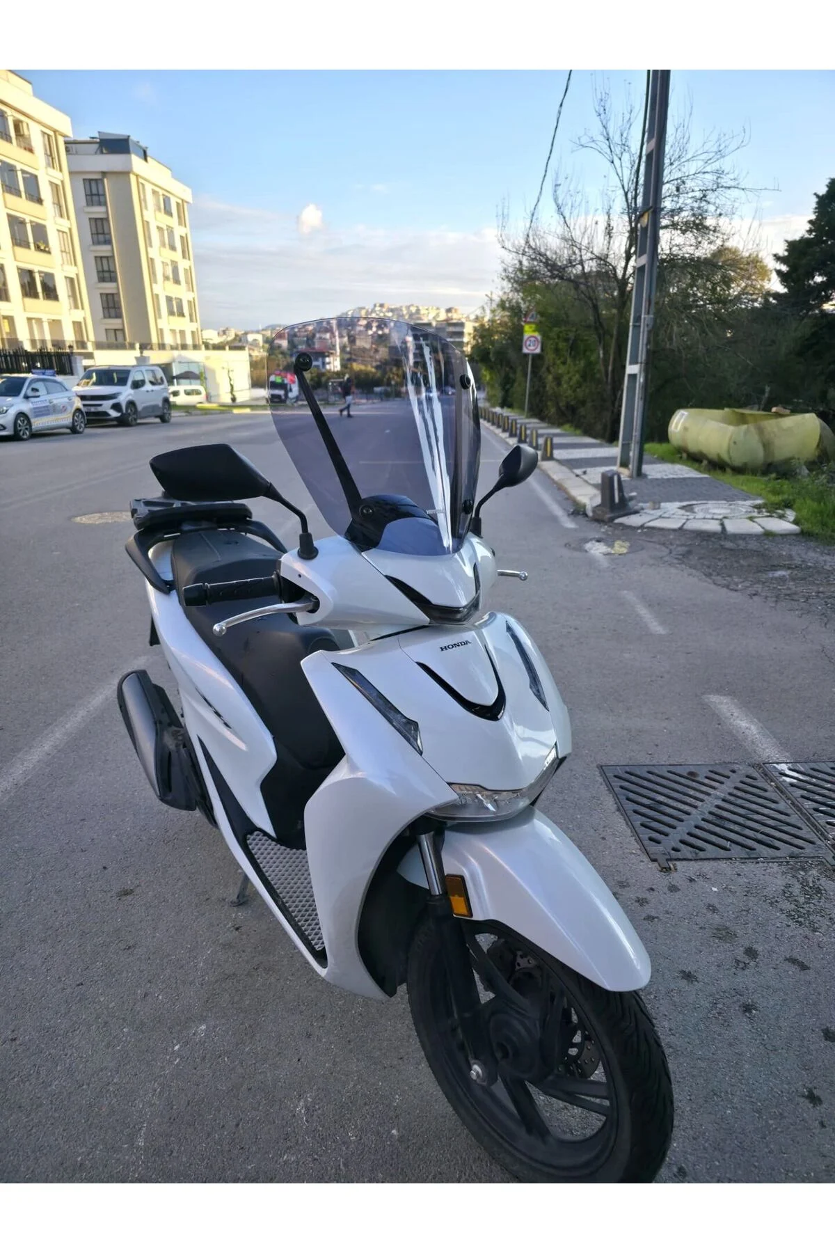 Honda SH 125 Ön Cam 2024-2026 Model 41cm Füme Renkli 4mm APARATSIZ Honda SH 125 Ön Cam 2024-2026 Model 41cm Füme Renkli 4mm APARATSIZ - Görsel 2