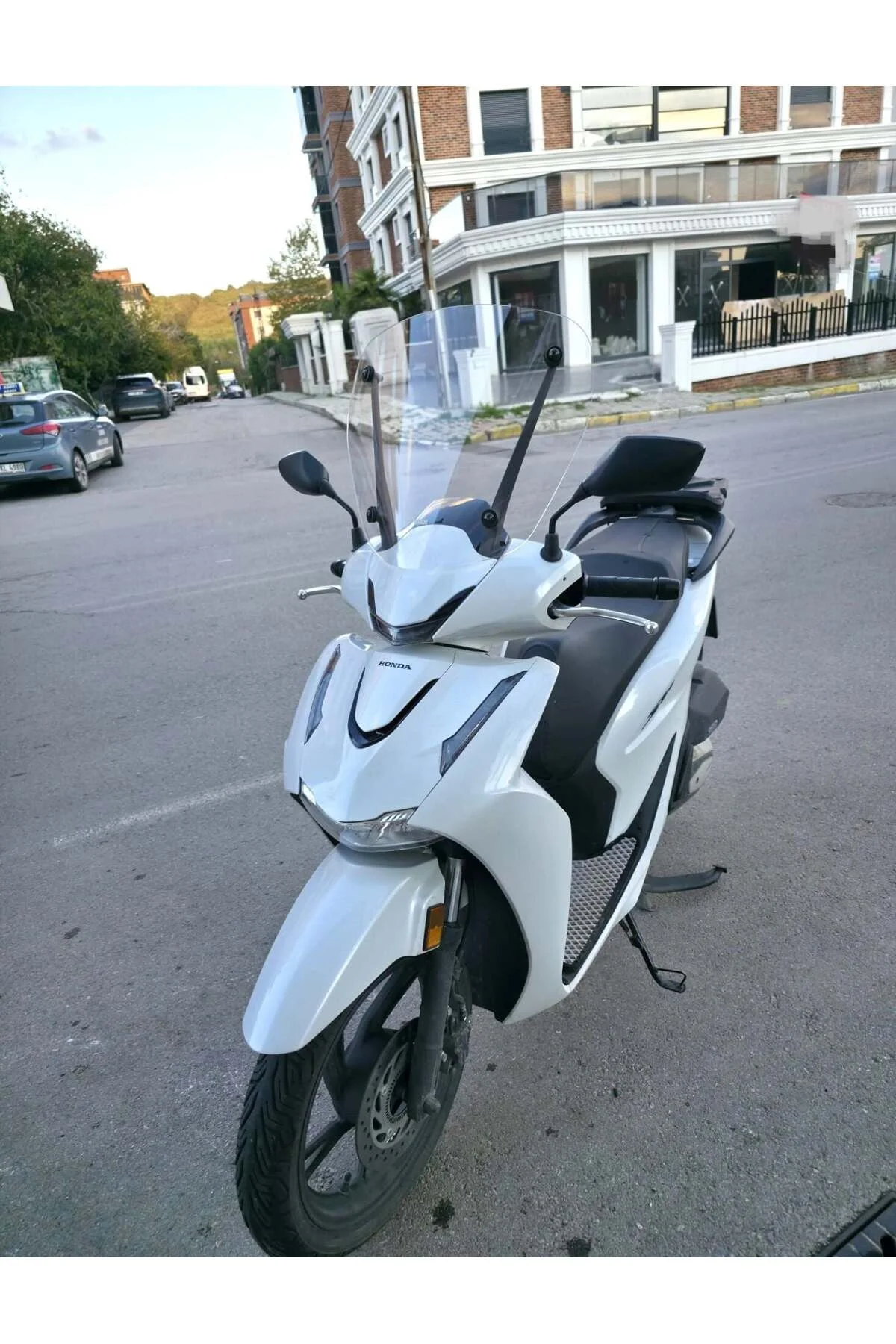 Honda SH 125 Ön Cam 2024-2026 Model 41cm Şeffaf Renkli 4mm APARATSIZ - Görsel 3