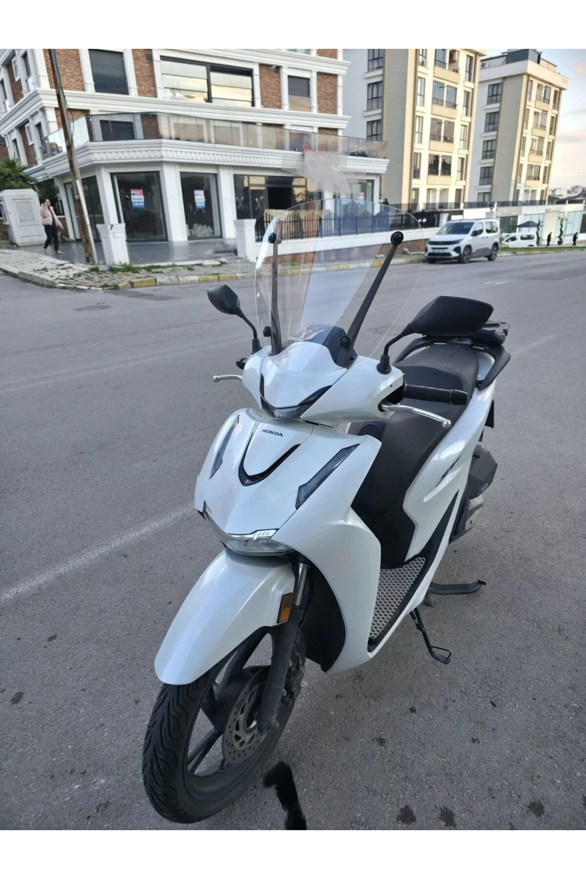 Honda SH 125 Ön Cam 2024-2026 Model 41cm Şeffaf Renkli 4mm APARATSIZ - Görsel 8