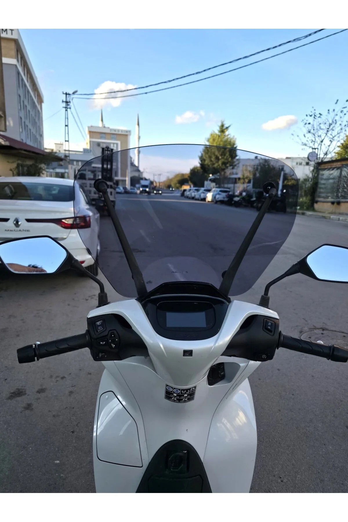Honda SH 125 Ön Cam 2024-2026 Model 41cm Füme Renkli 4mm APARATSIZ Honda SH 125 Ön Cam 2024-2026 Model 41cm Füme Renkli 4mm APARATSIZ - Görsel 4