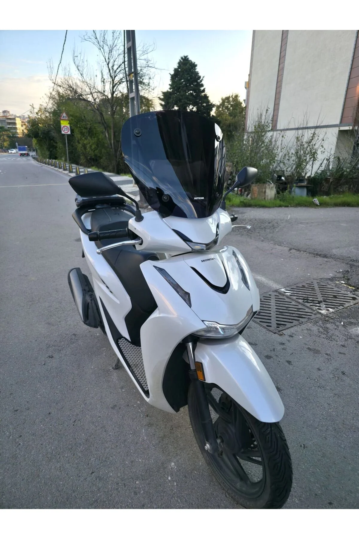 Honda SH 125 Ön Cam 2024-2026 Model 41cm Siyah Renkli 4mm APARATSIZ - Görsel 7