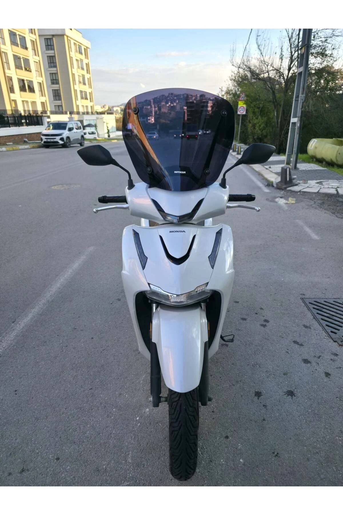 Honda SH 125 Ön Cam 2024-2026 Model 41cm Siyah Renkli 4mm APARATSIZ - Görsel 4