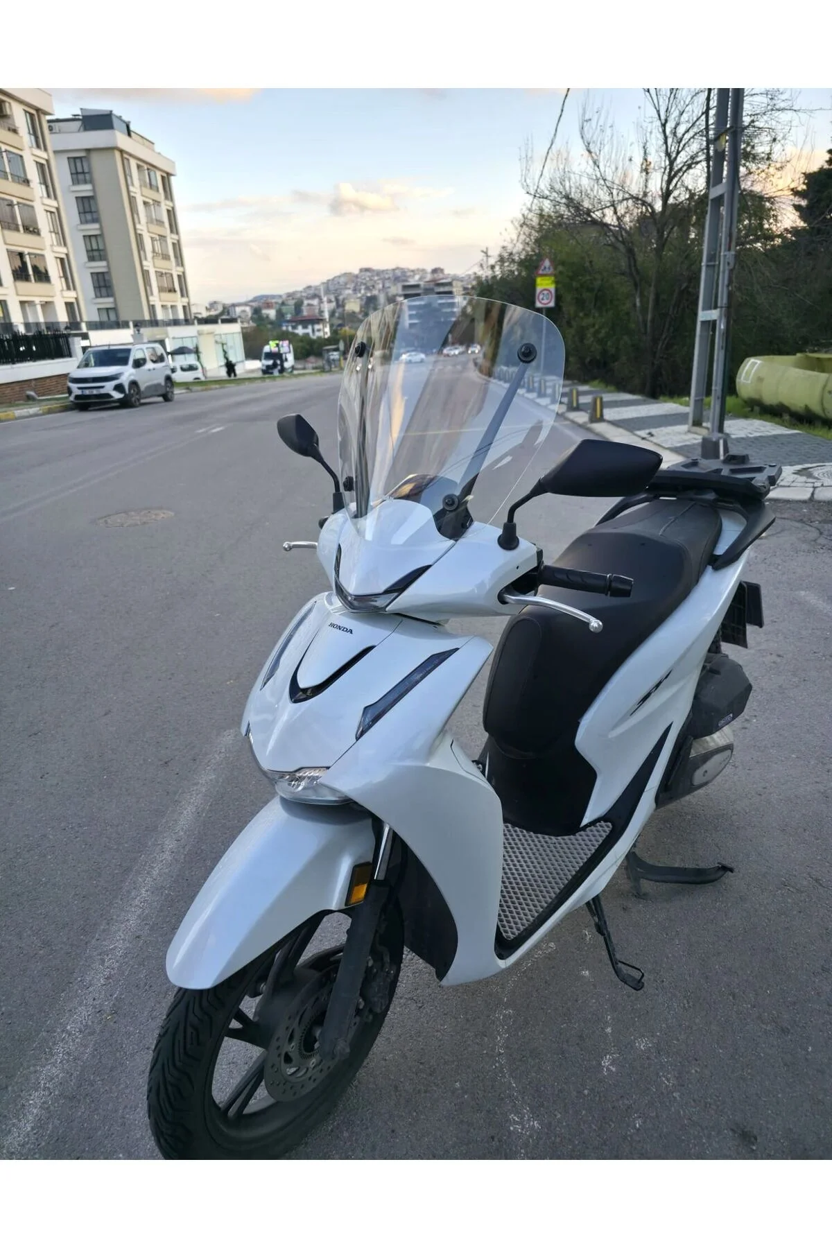 Honda SH 125 Ön Cam 2024-2026 Model 41cm Şeffaf Renkli 4mm APARATSIZ - Görsel 6