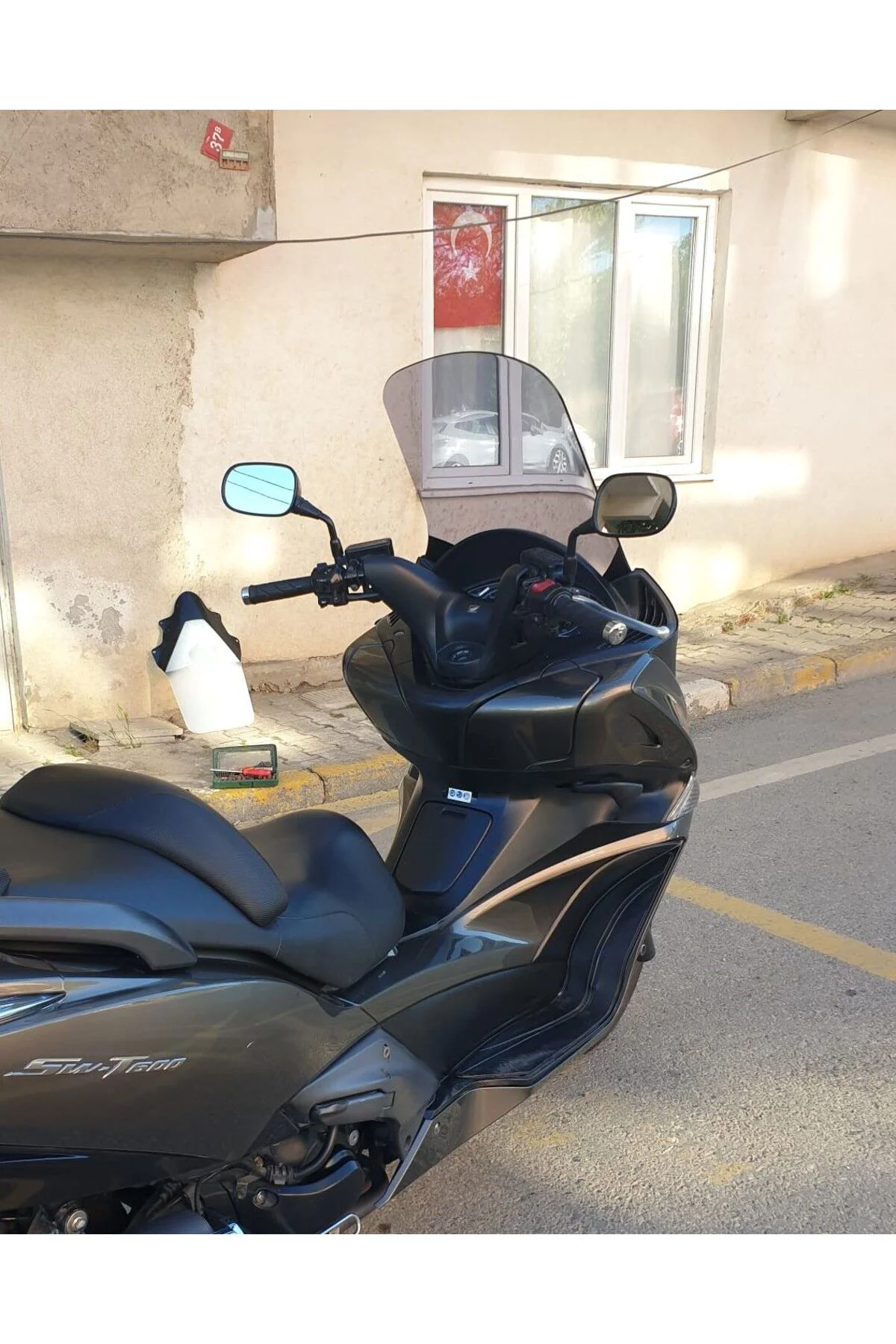 Honda Silverwing SWT 600 Ön Cam 2008-2013 Model 71cm Füme Renkli 4mm
