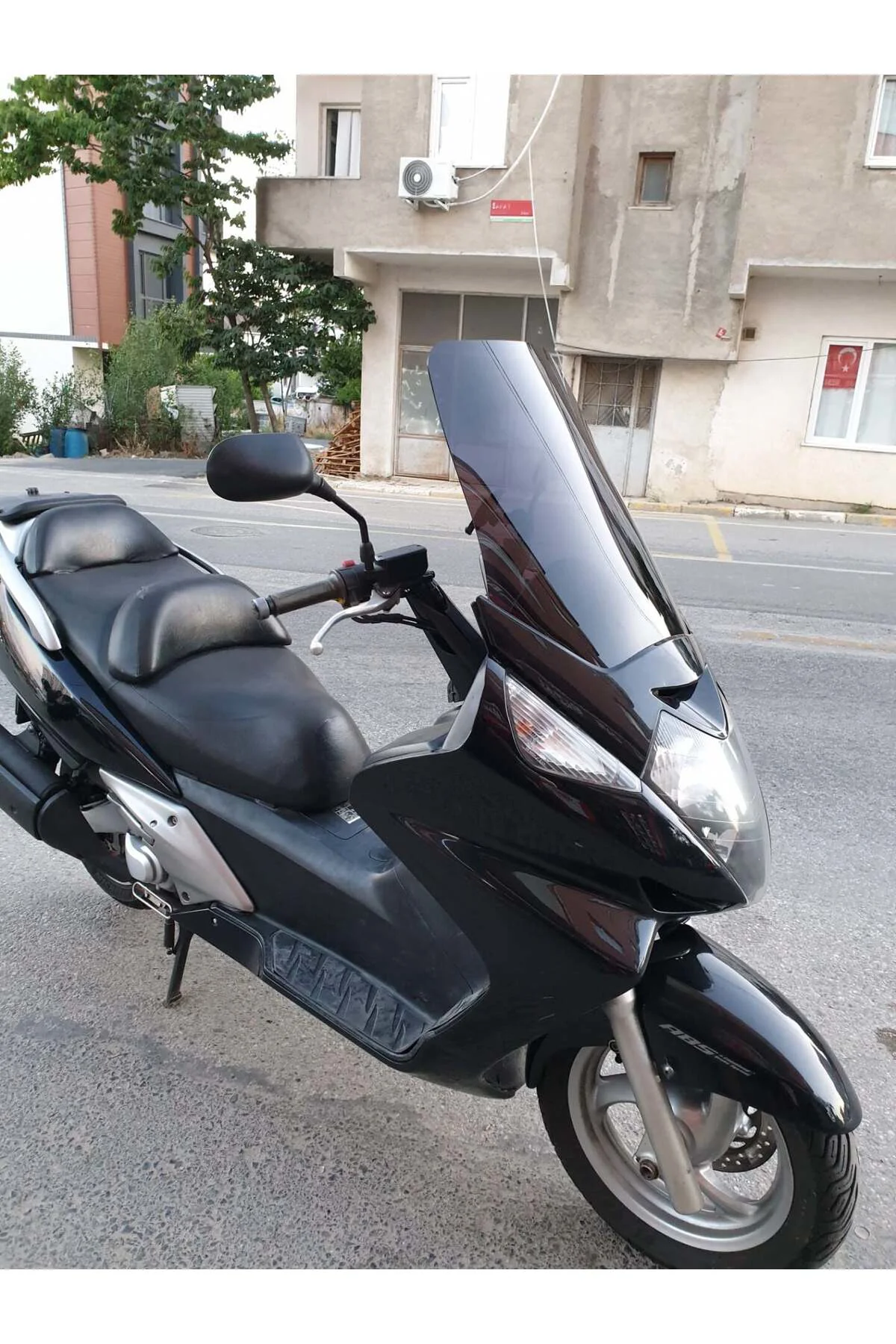 Honda Silverwing SWT 400 Ön Cam 2006-2009 Model 56cm Siyah Renkli