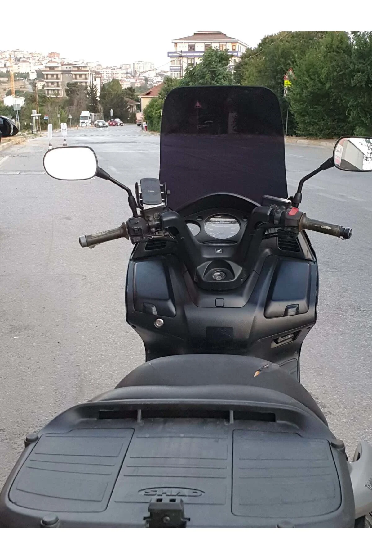 Honda Silverwing SWT 400 Ön Cam 2006-2009 Model 56cm Siyah Renkli
