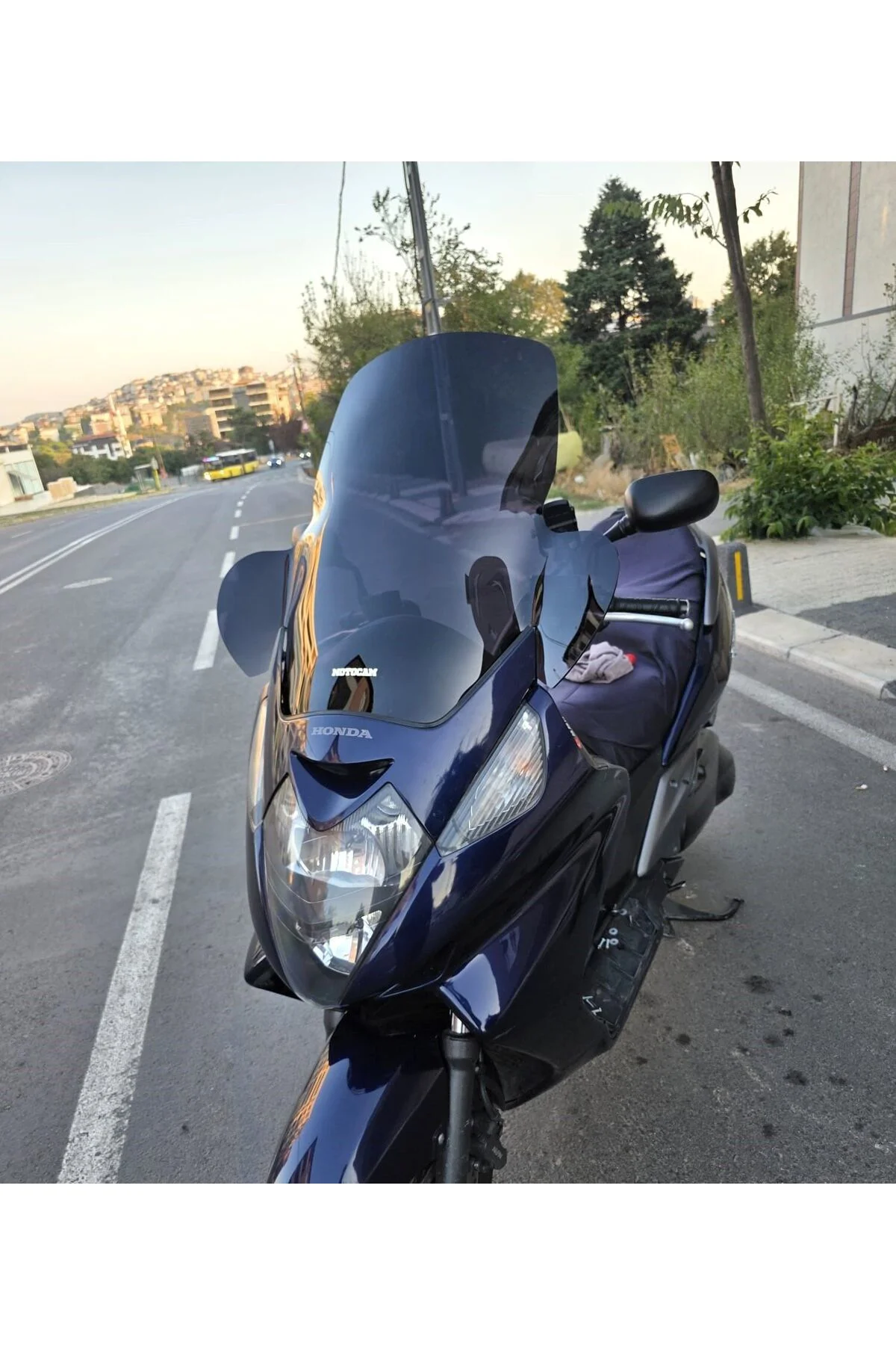 Honda Silverwing SWT 400 Ön Cam 2006-2009 Model 68cm Siyah Renkli