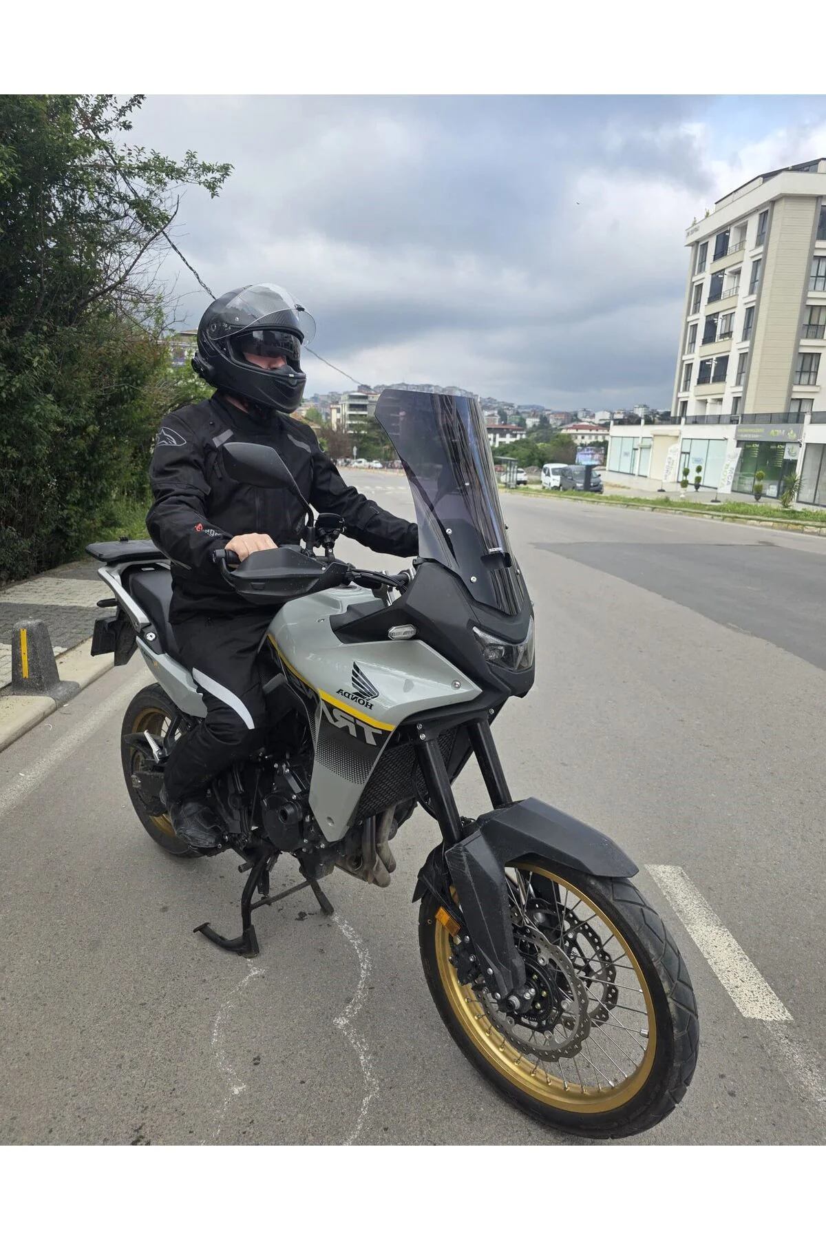 Honda Transalp XL 750 Ön Cam 2025-2026 Model 53cm Siyah Renkli 4mm UZUN