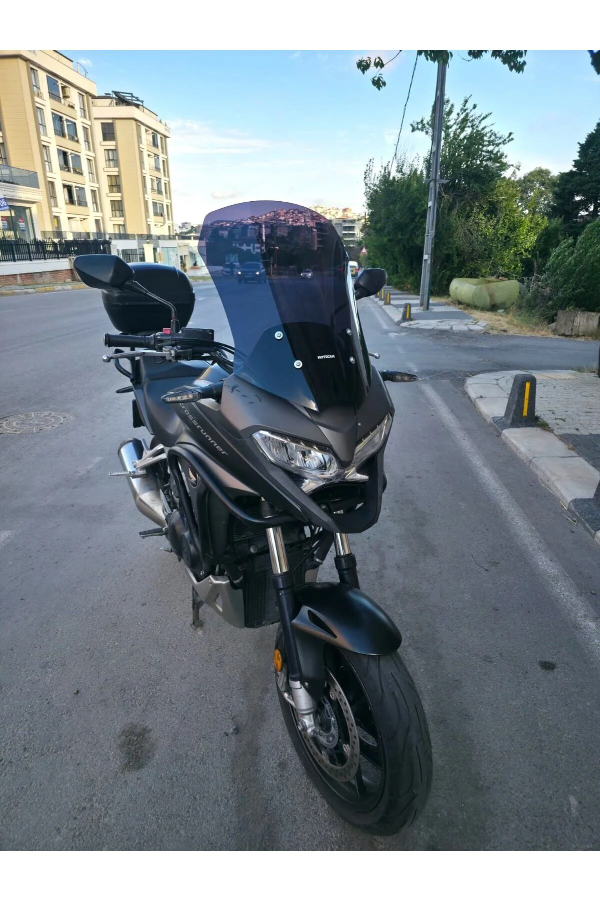 Honda VFR 800 Crosrunner Ön Cam 2015-2016 Model 56cm Siyah Renkli 4mm