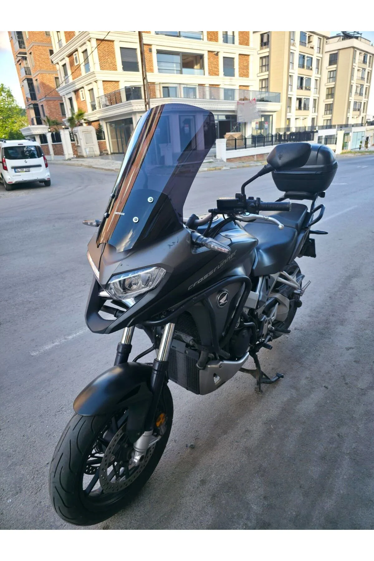 Honda VFR 800 Crosrunner Ön Cam 2015-2016 Model 56cm Siyah Renkli 4mm