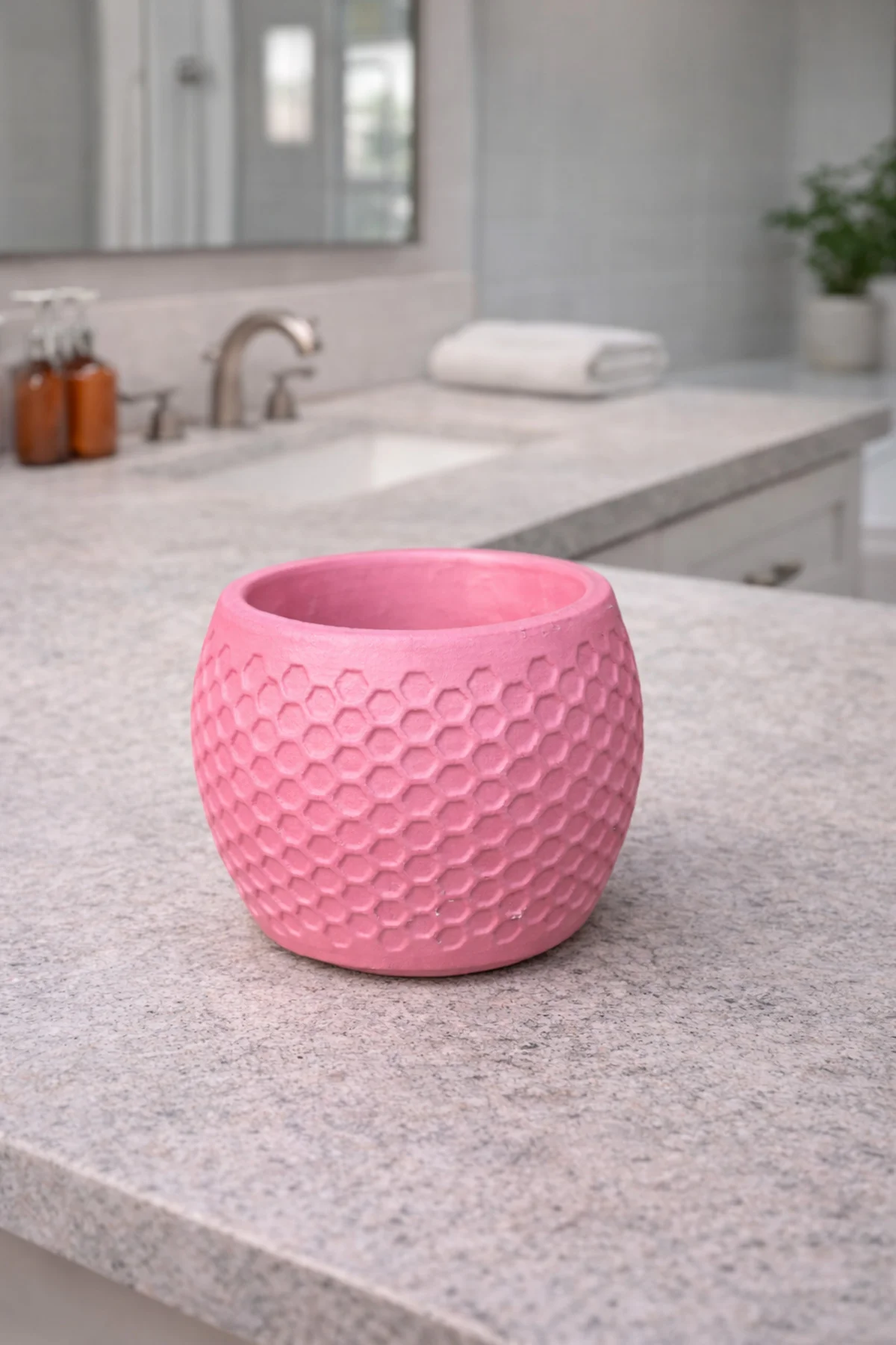Honeycomb Desenli Pembe Saksı - Görsel 2