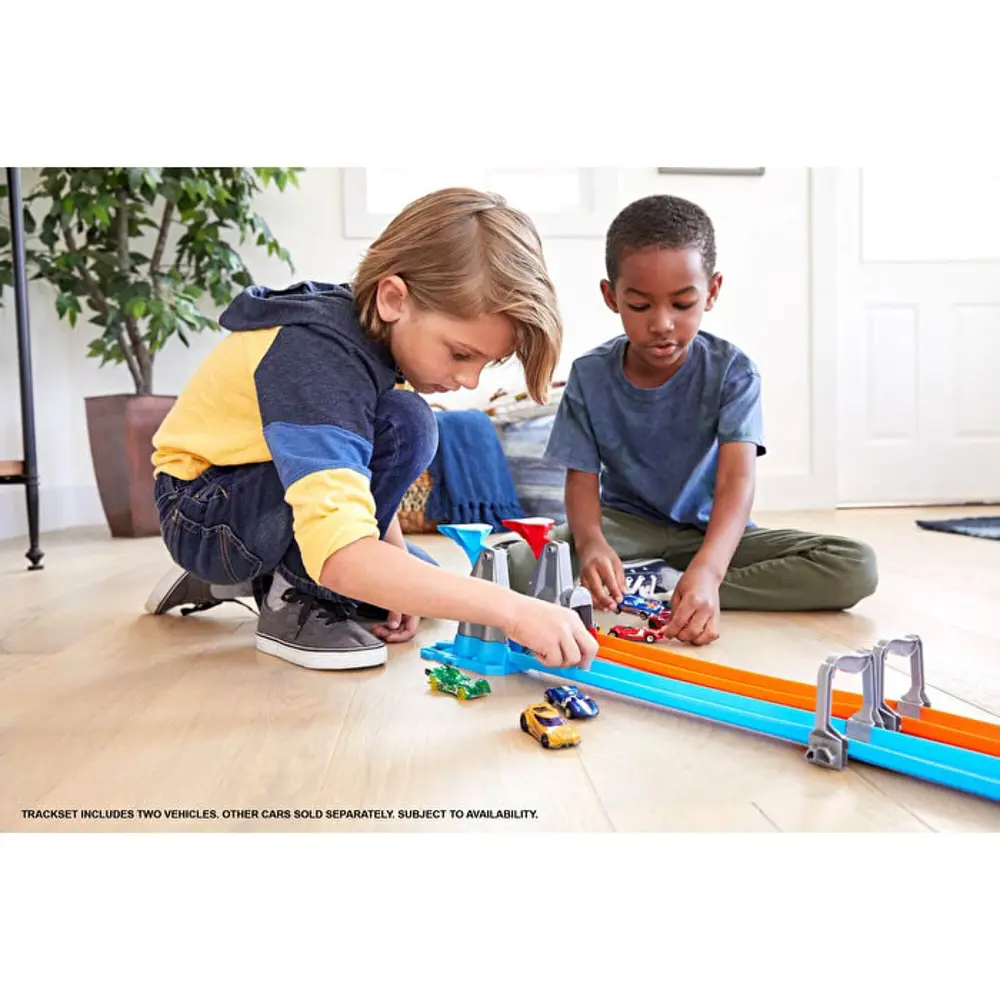 Hot Wheels Çift Çemberde Depar Pist Seti GFH85 Hot Wheels Çift Çemberde Depar Pist Seti GFH85