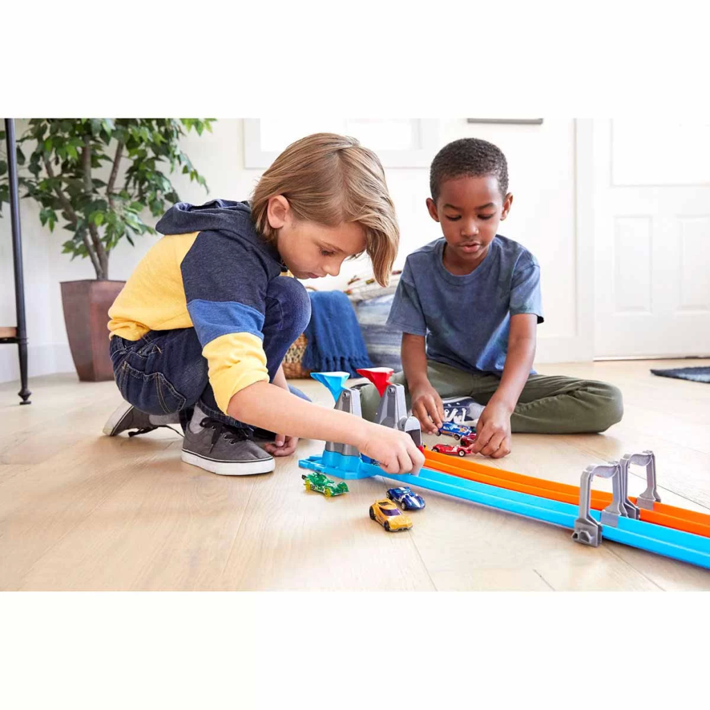 Hot Wheels Çift Çemberde Depar Pist Seti GFH85 Hot Wheels Çift Çemberde Depar Pist Seti GFH85