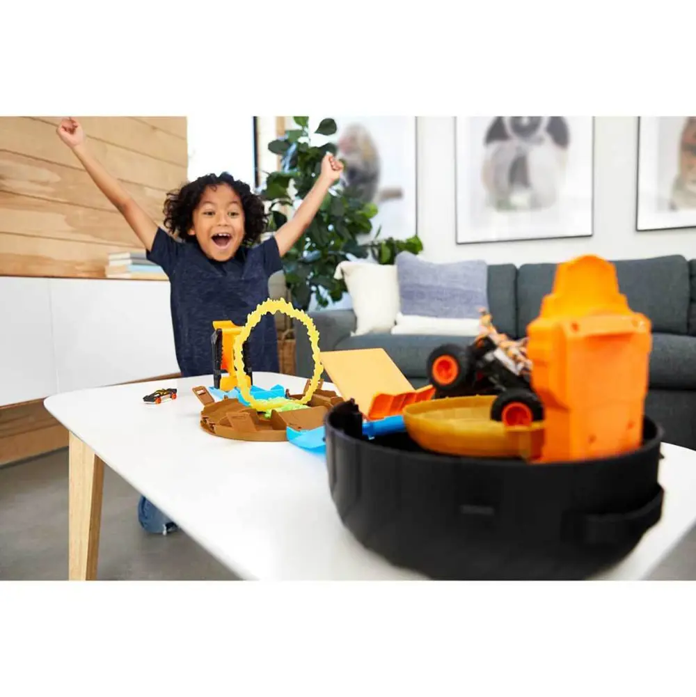 Hot Wheels Monster Trucks Akrobasi Tekerleği Oyun Seti GVK48 Hot Wheels Monster Trucks Akrobasi Tekerleği Oyun Seti GVK48