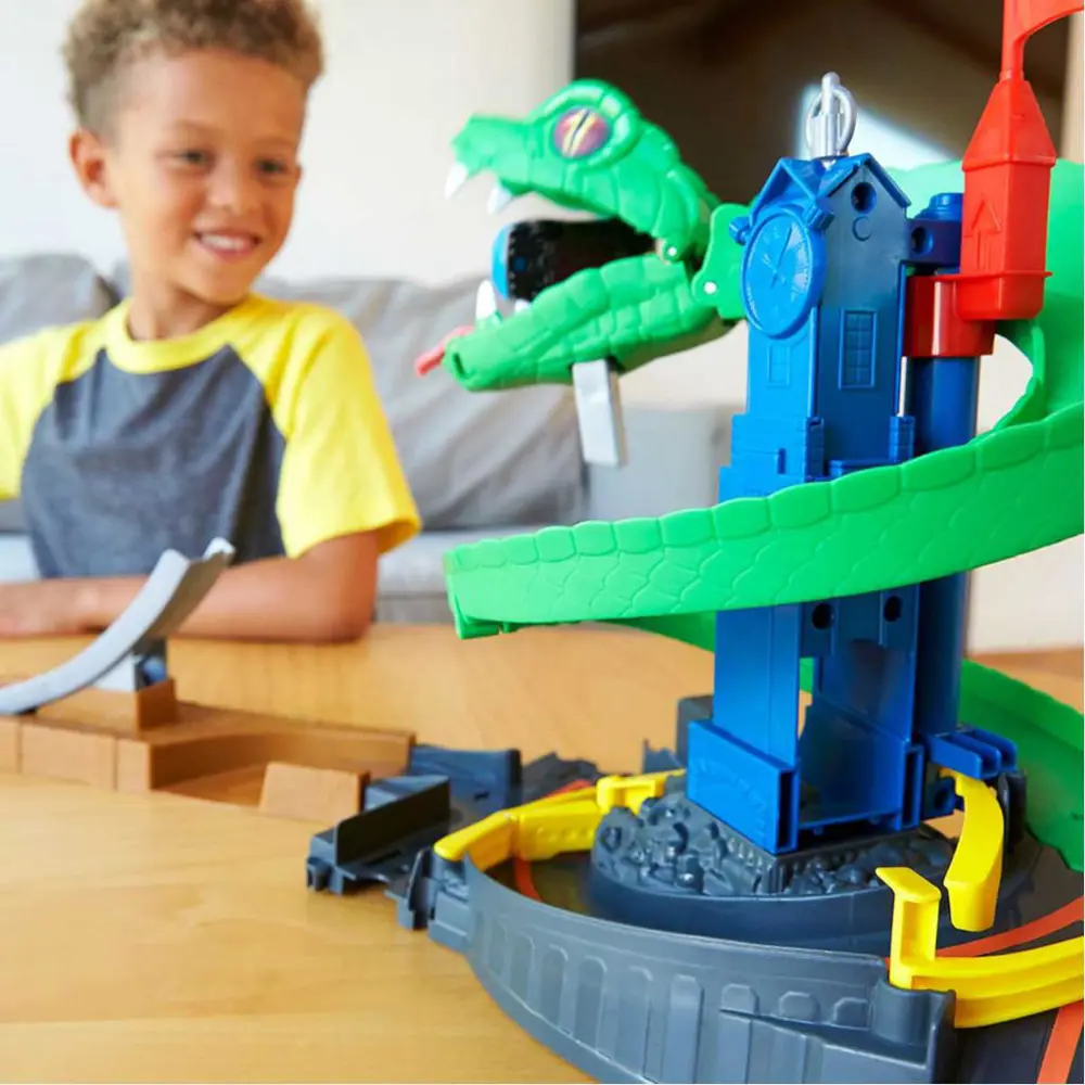Hot Wheels Yılan Geçidi Oyun Seti FNB20