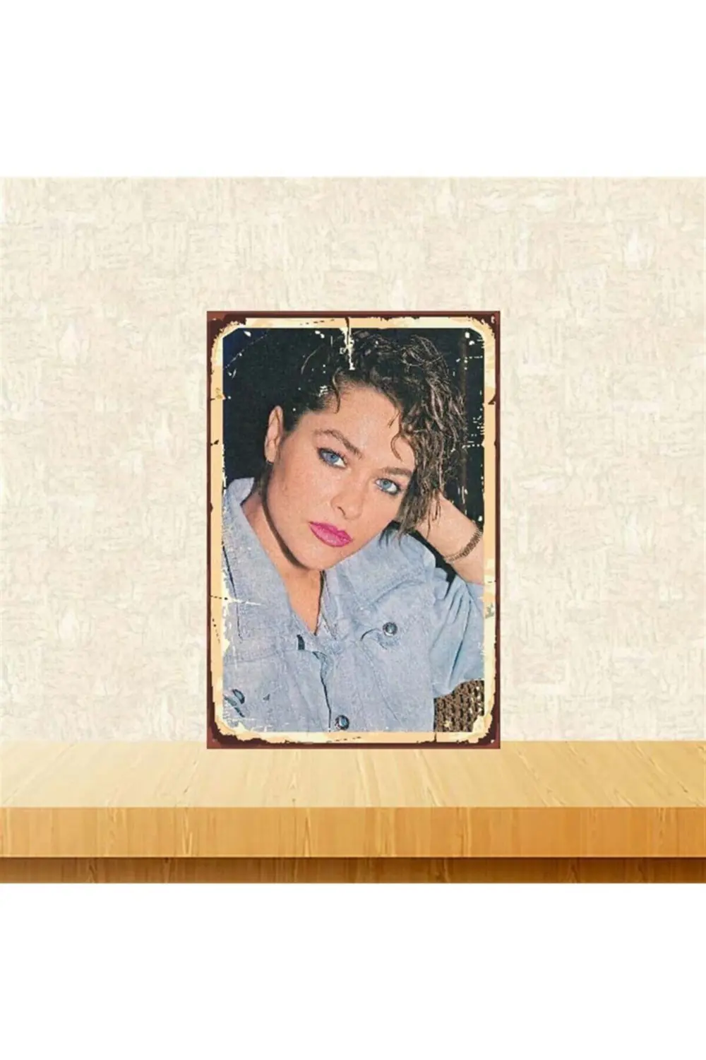 Hülya Avşar 20-30 cm Retro Ahşap Poster Tkfx3792