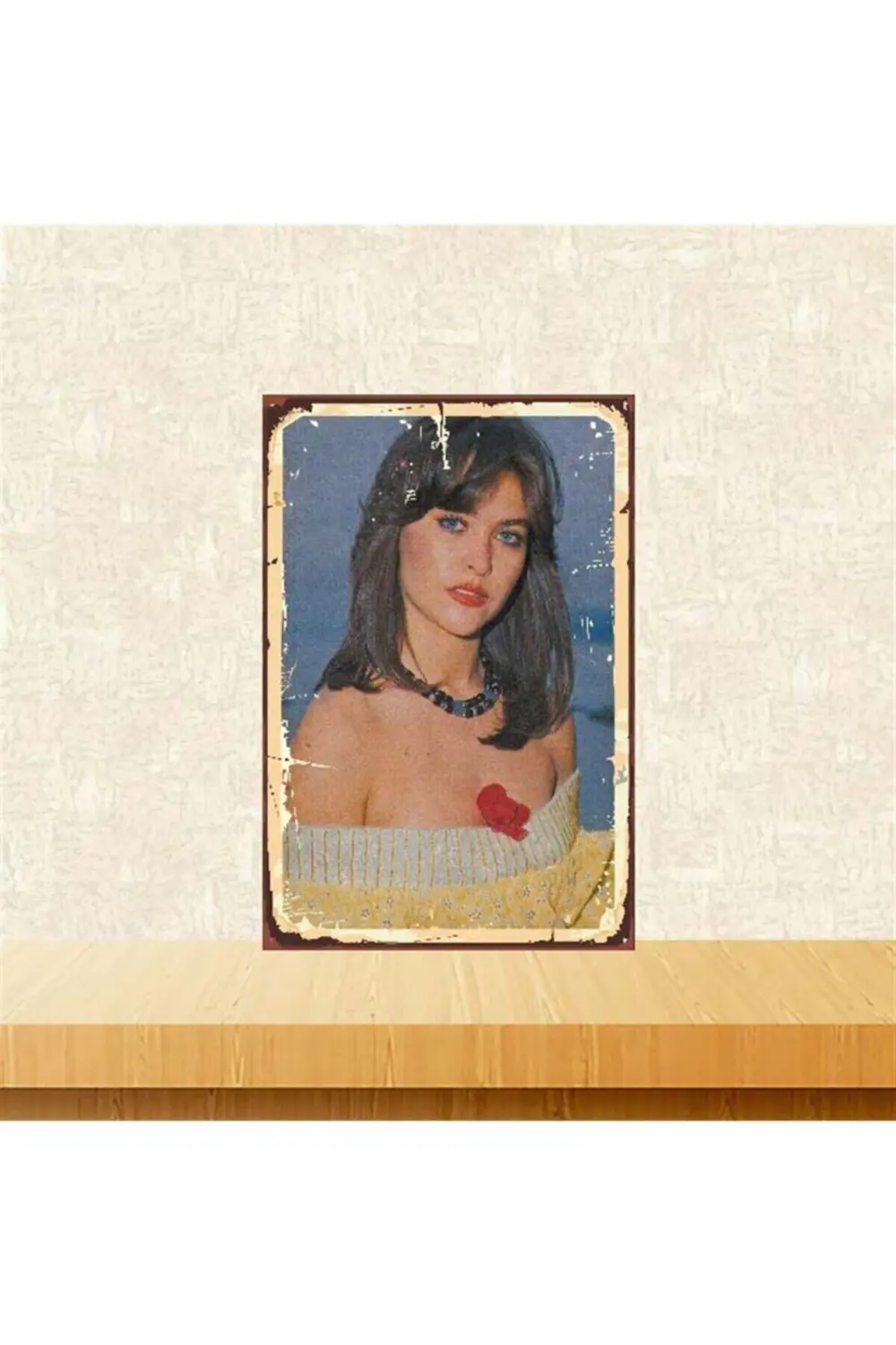 Hülya Avşar Retro Ahşap Poster