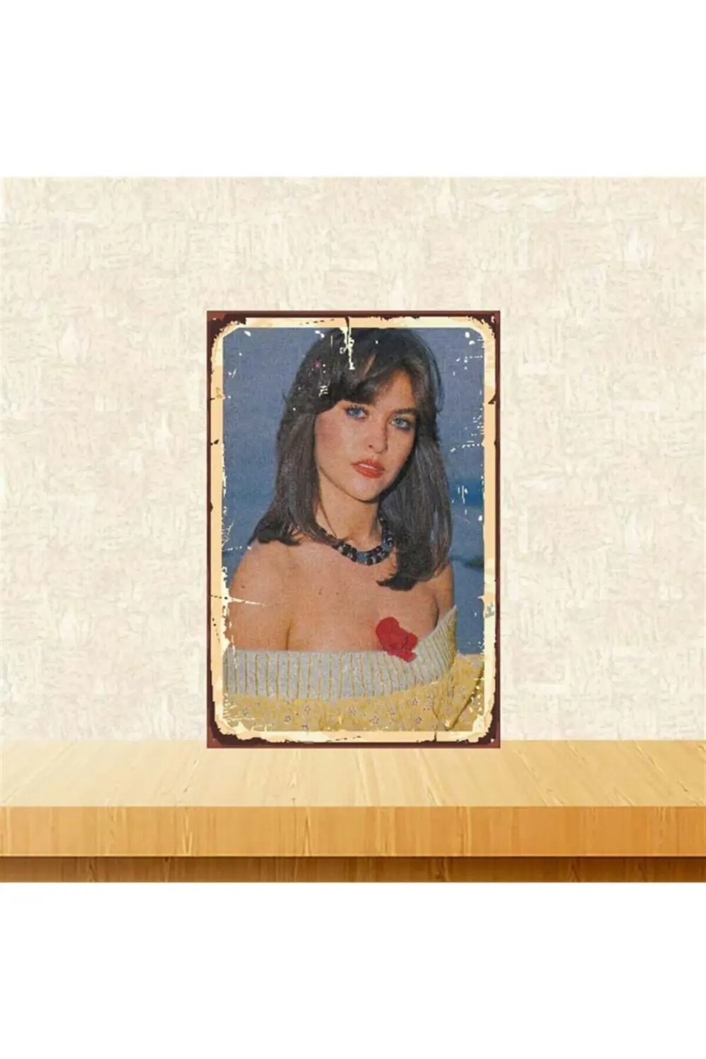 Hülya Avşar Retro Ahşap Poster