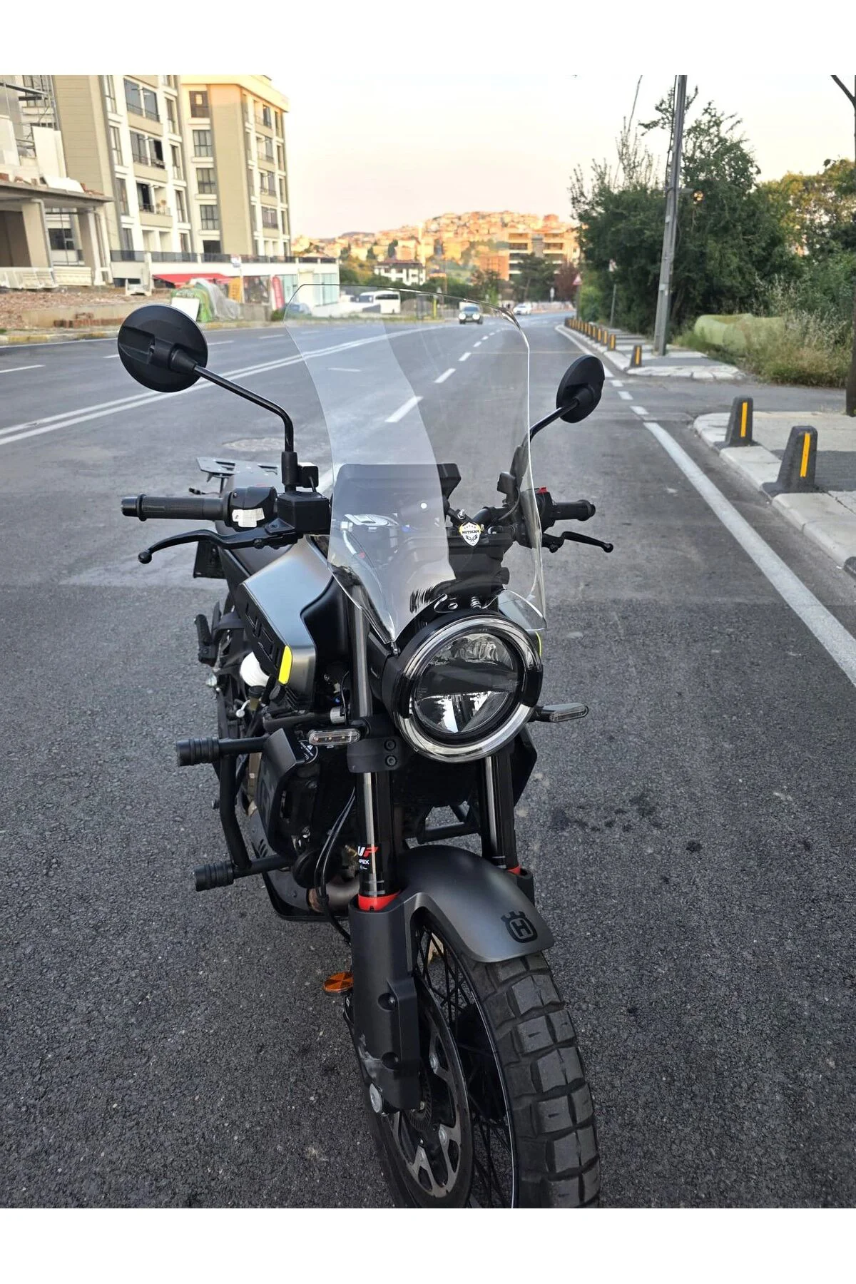 Husqvarna Svartpilen 250 Ön Cam 2024-2026 Model 47cm Şeffaf Renkl