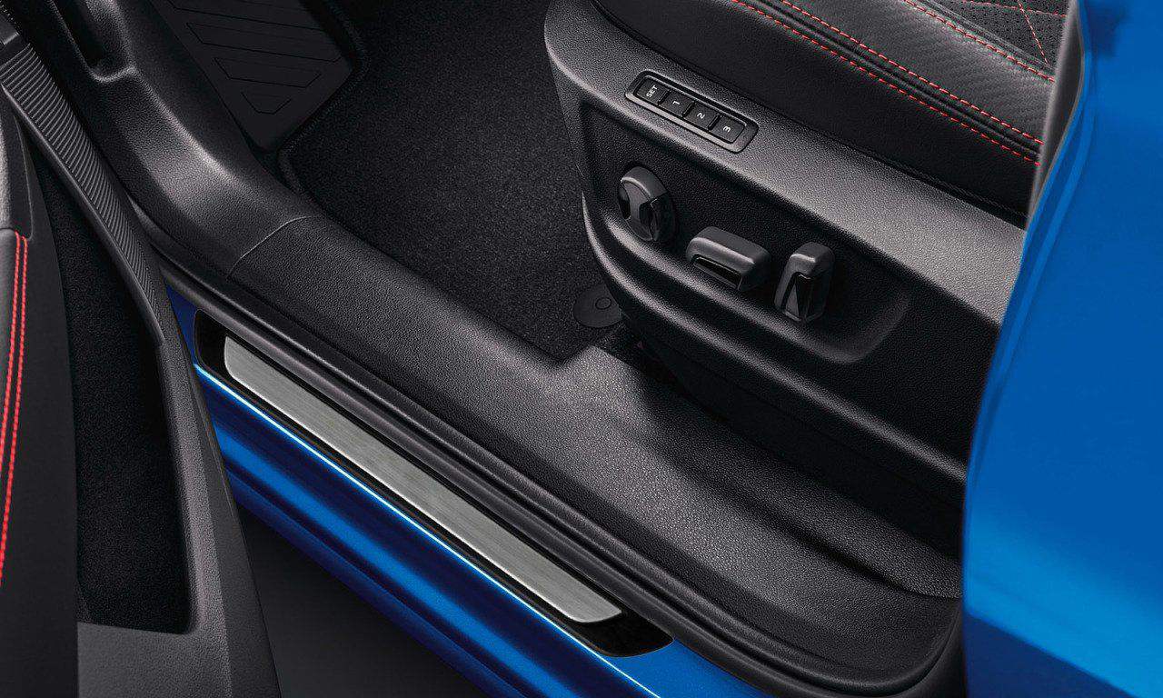 Hyundai Bayon Uyumlu Krom Kapı Eşik Koruması Krom Line 2021 Üzeri Hyundai Bayon Uyumlu Krom Kapı Eşik Koruması Krom Line 2021 Üzeri