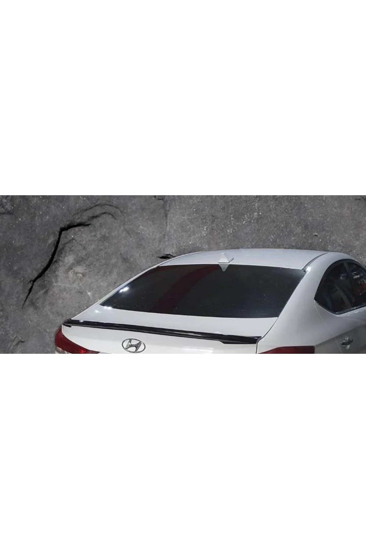 HYUNDAİ ELENTRA 2016-2019 ASTARLI ANATOMİK SPOİLER HYUNDAİ ELENTRA 2016-2019 ASTARLI ANATOMİK SPOİLER