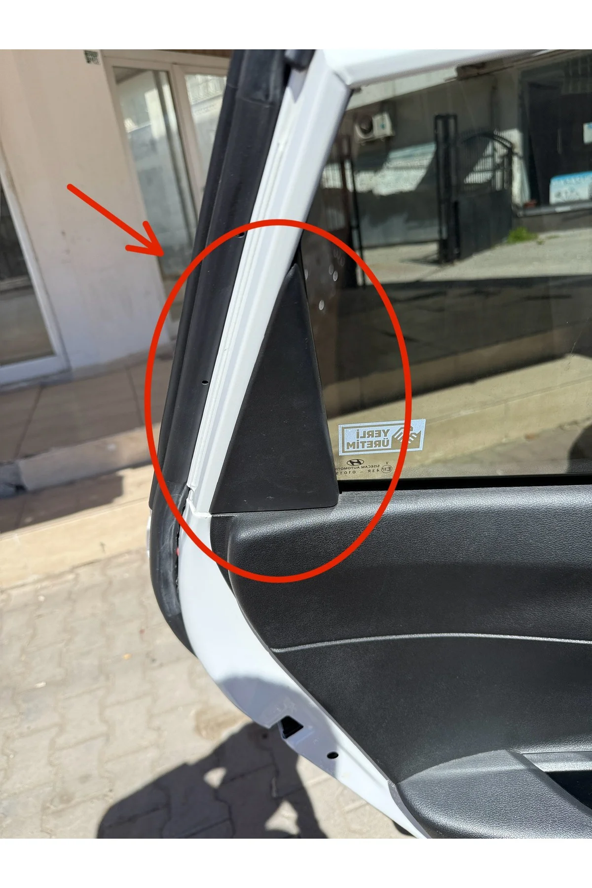 Hyundai i20 - Bayon Arka Kapı Köşe İç Üçgeni Sağ Sol Set 83931-q0000