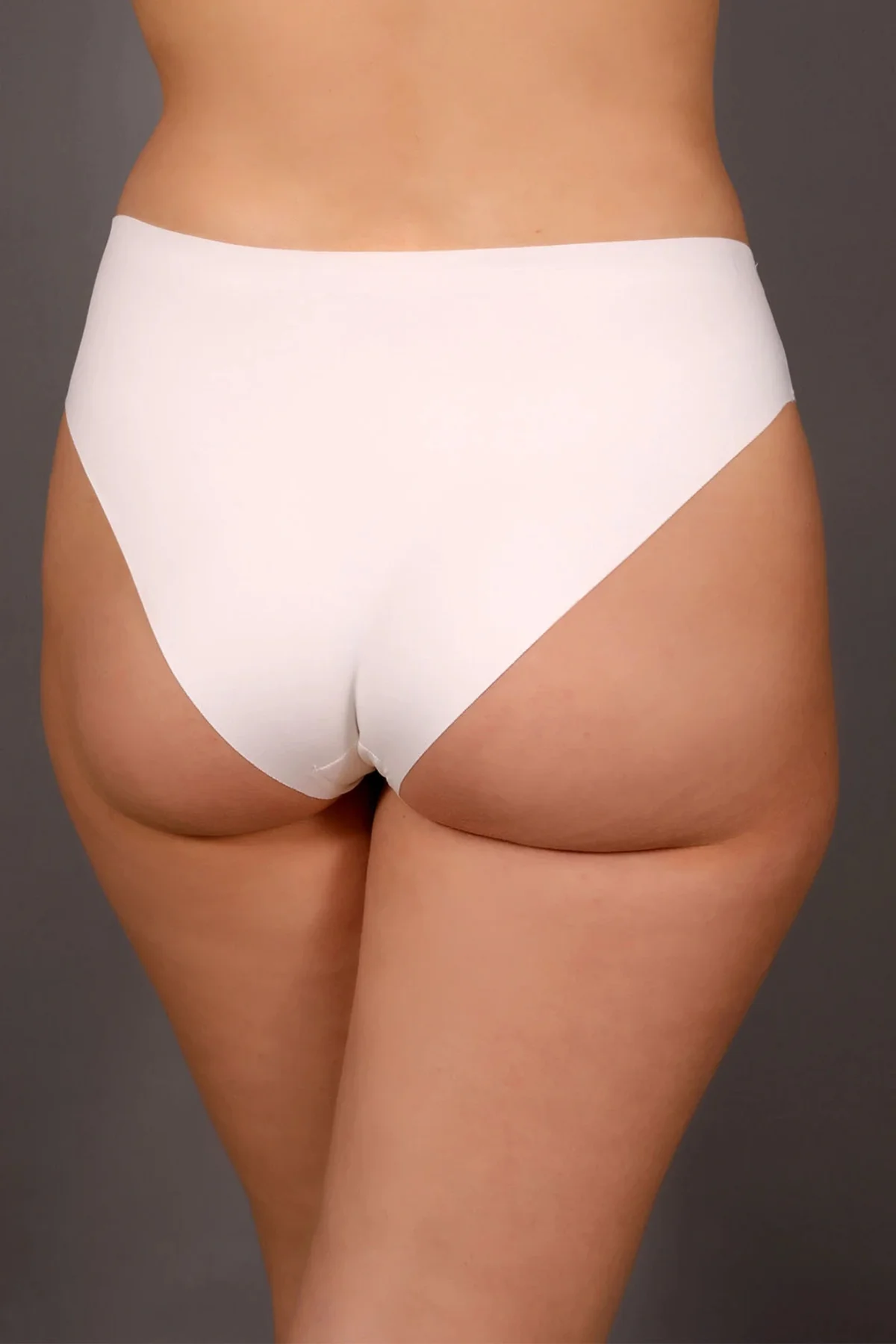 İç Giyim NEWBRA Düşük Bel Toparlayıcı Lazer Kesim Slip Külot İç Giyim NEWBRA Düşük Bel Toparlayıcı Lazer Kesim Slip Külot