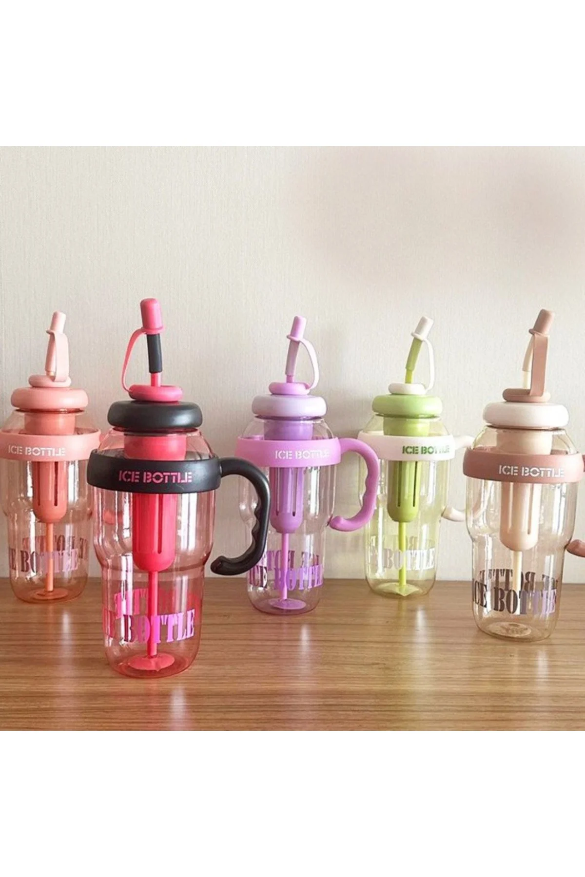 ICE CREAM Tasarımlı Pipetli Suluk – 1.3 Litre Büyük Hacimli, Şeff