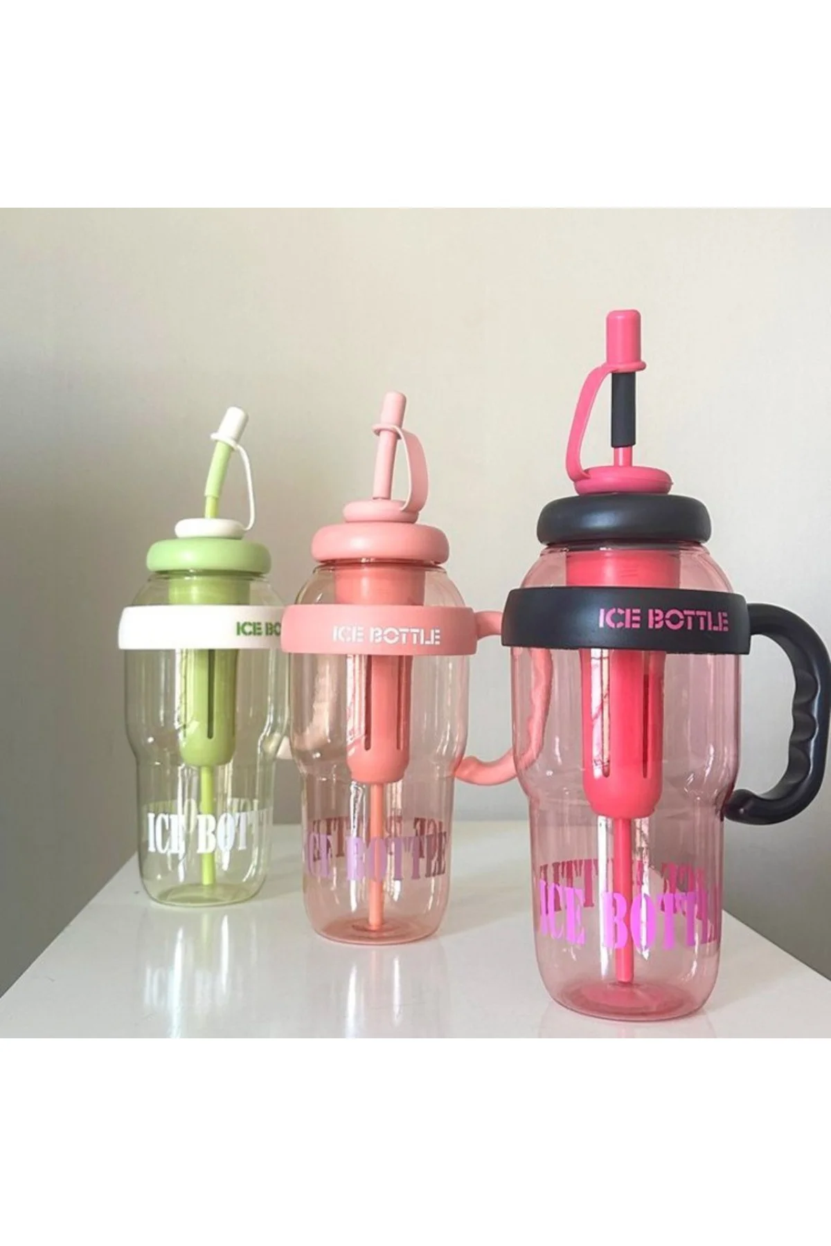 ICE CREAM Tasarımlı Pipetli Suluk – 1.3 Litre Büyük Hacimli, Şeff
