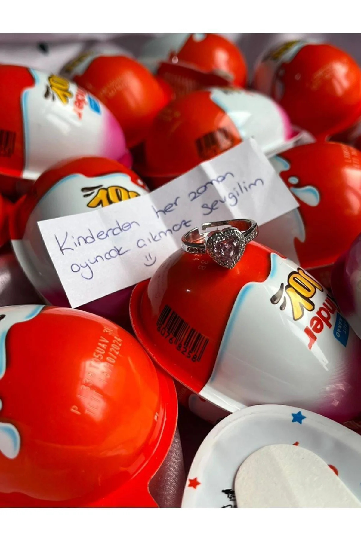 içersinden ciddi ilişki trend yüzük çıkan kinder joy ,yeni,trend