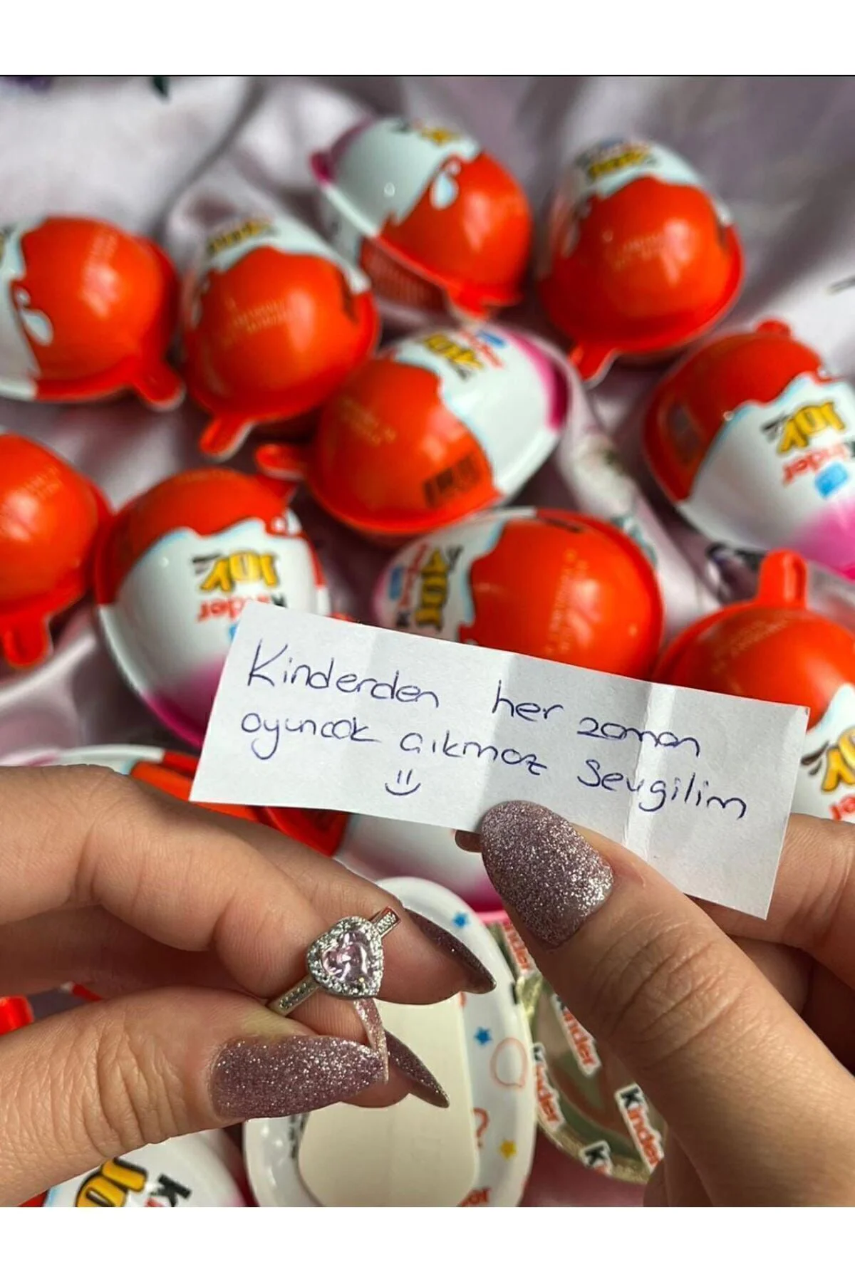 içersinden ciddi ilişki trend yüzük çıkan kinder joy ,yeni,trend