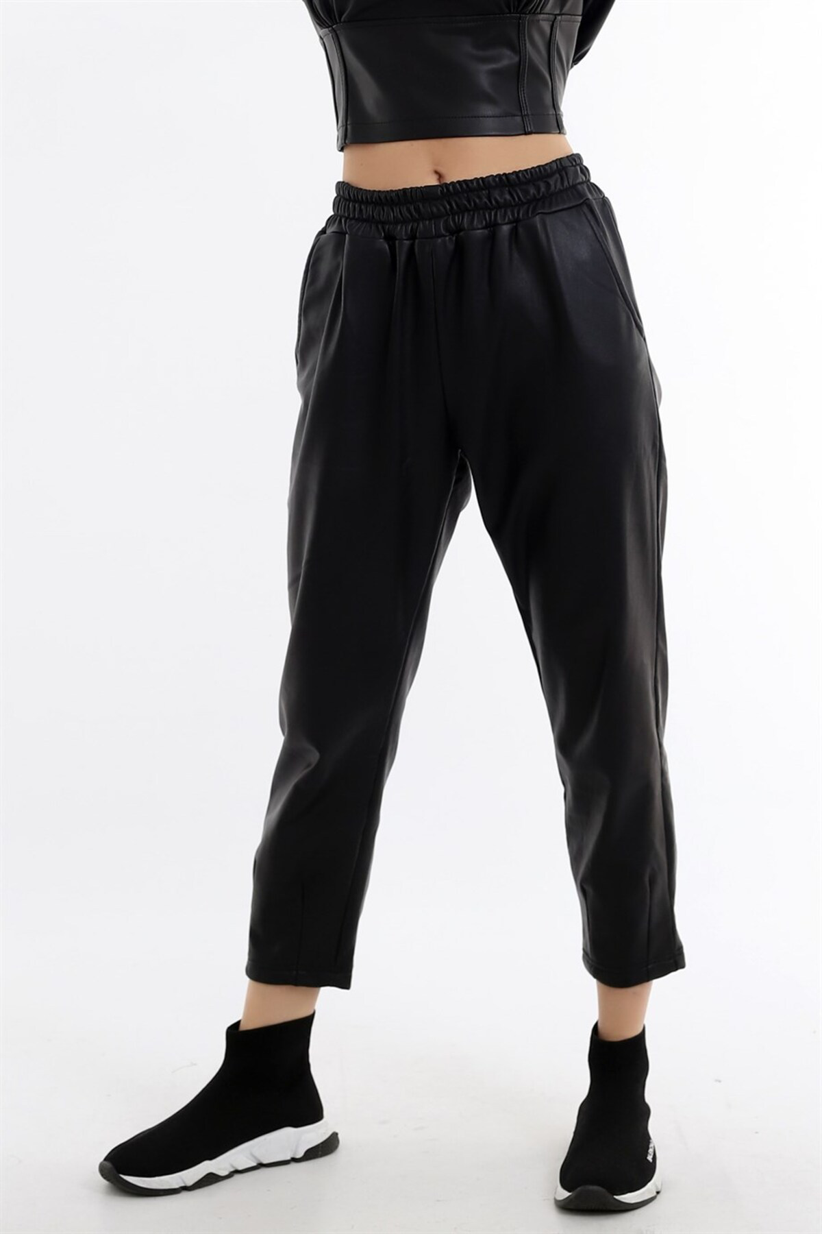 İçi Süet Kaplı Pileli Beli Büzgülü Şık Deri Pantolon