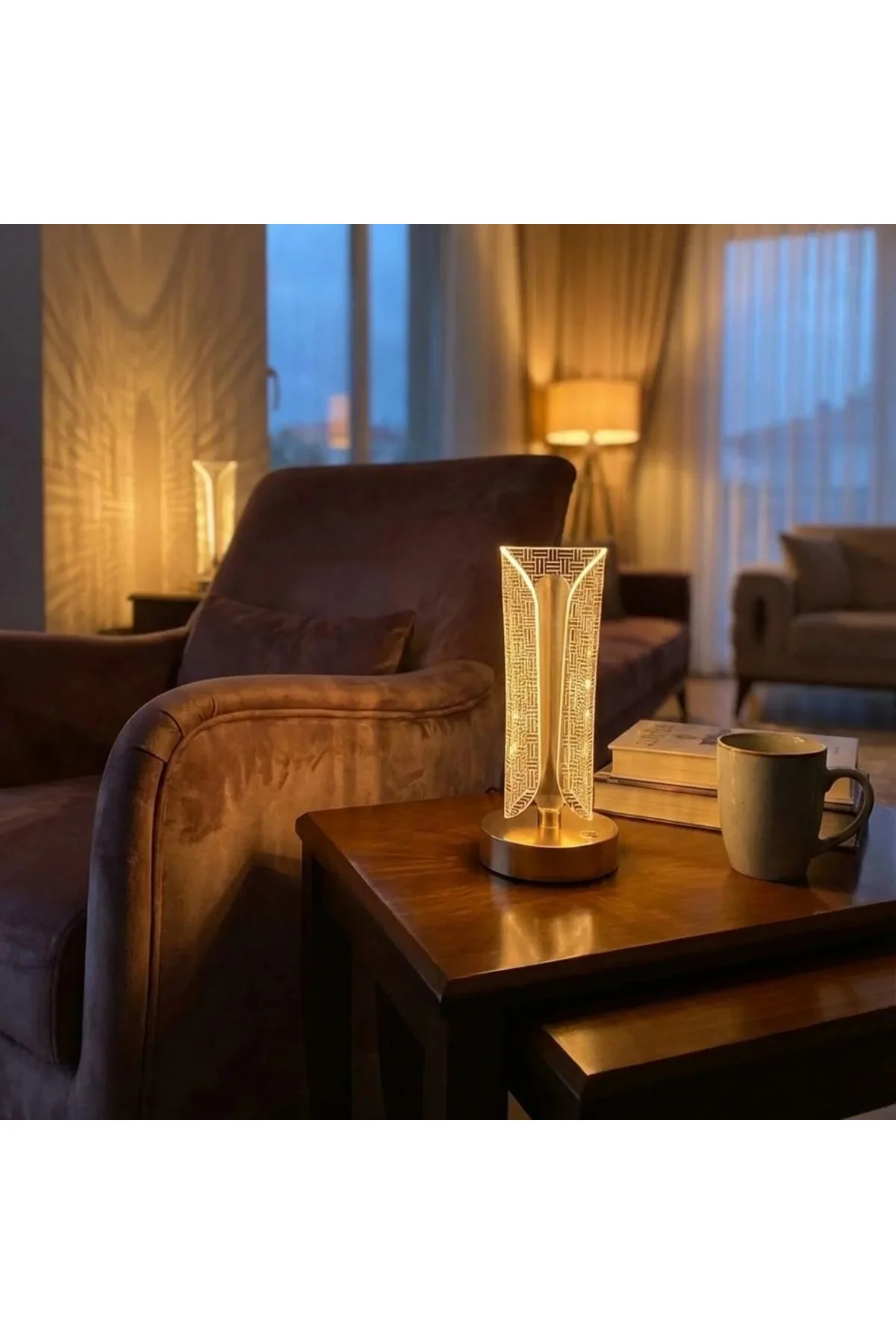 İki Yandan Kavisli Silindirik Çizgi Model Kristal LED Masa Lambası – Dokunmatik, 3 Renk Işık Modlu, İki Yandan Kavisli Silindirik Çizgi Model Kristal LED Masa Lambası – Dokunmatik, 3 Renk Işık Modlu,