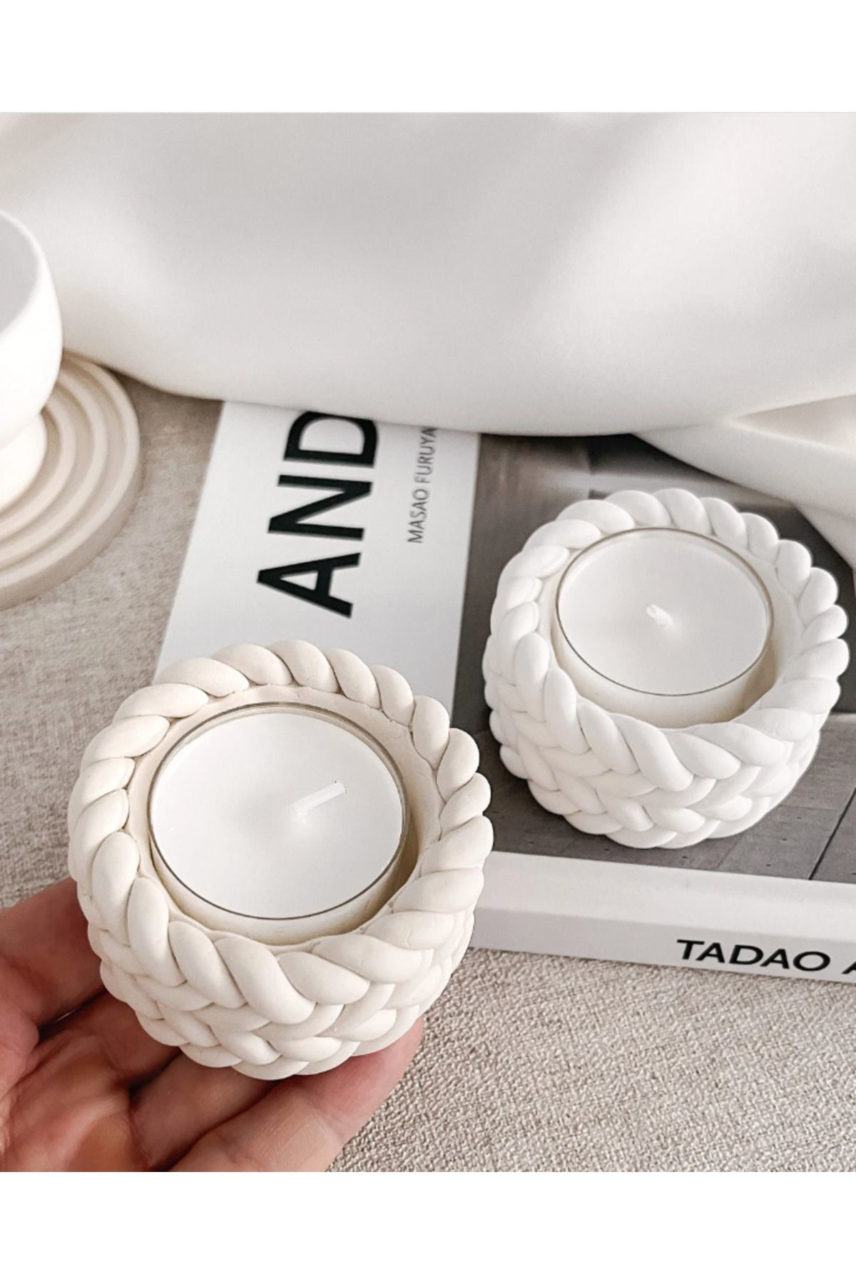 İkili Beyaz Tealight Mumluk – Zarif ve Sıcak Bir Dokunuş