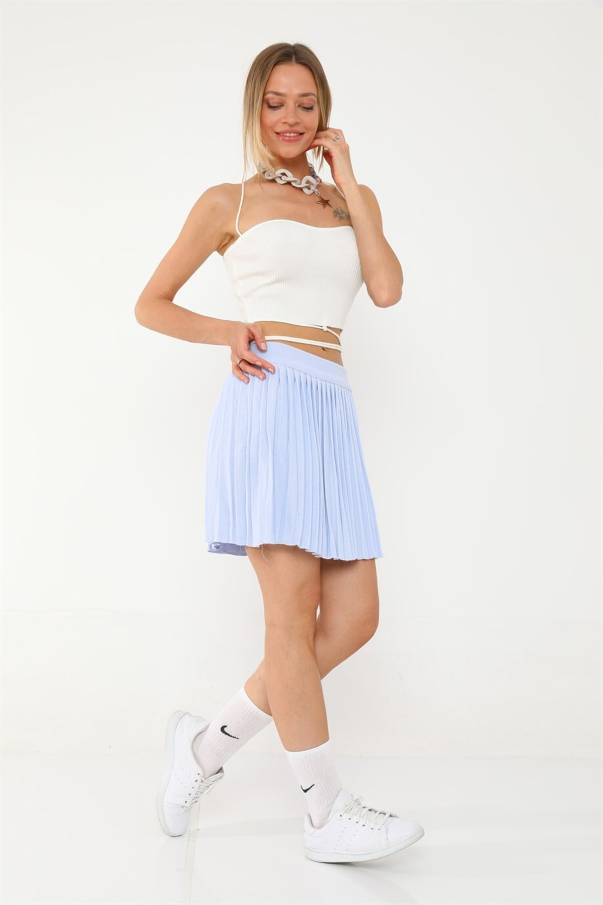 Dreamlike İnce İp Askılı Belden Bağlamalı Straplez Crop Triko Büstiyer Bluz