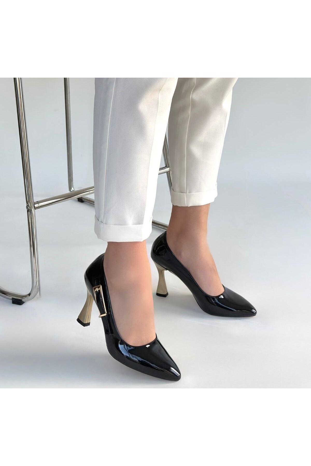 indispensablely Motya Siyah Rugan Topuklu Ayakkabı