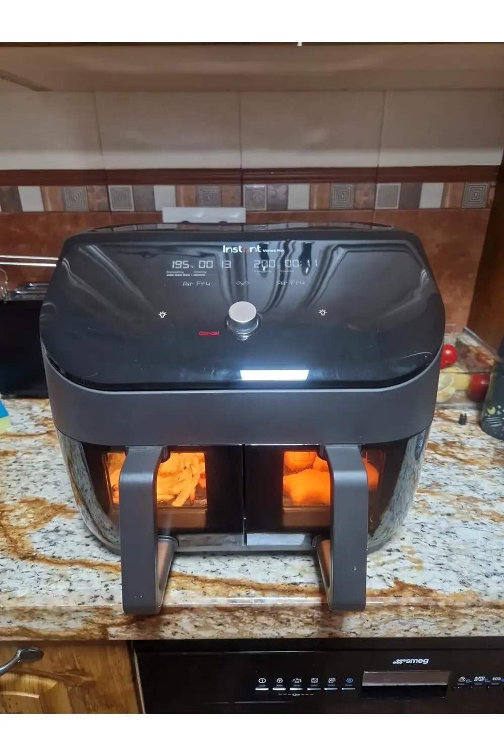 Instant Vortex Plus AirFryer, 7.6 L , Çift Sepet, ClearCook Cam T