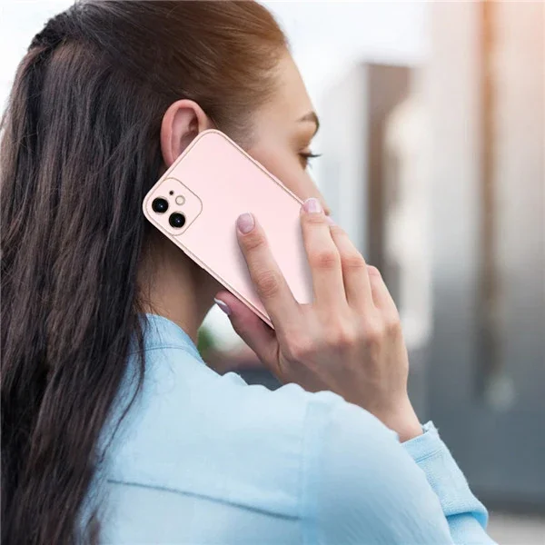 iPhone 12 6.1 Kılıf Şeffaf Darbe Emici Silikon - Sarılmaz Kaymaz