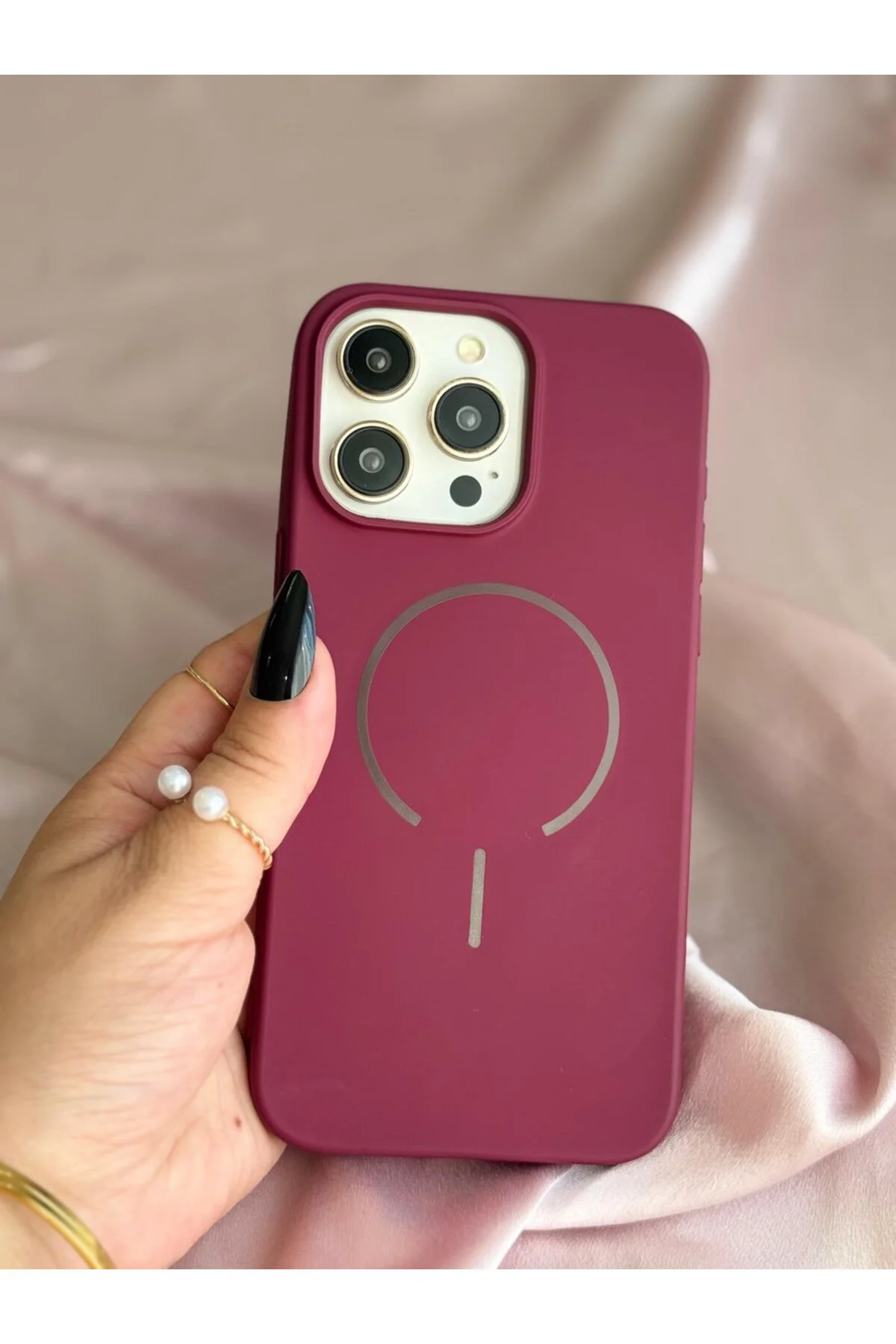 iPhone 13 Pro Max MagSafe Mat Silikon Kılıf Cherry Red