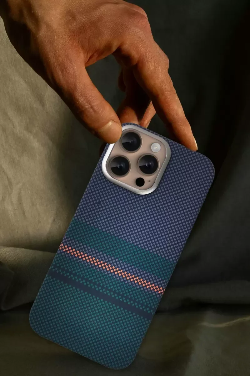 iPhone 14 Pro Max ile Uyumlu Besa MagSafe Kapak - Desert Renk Karbon Fiber Kılıf