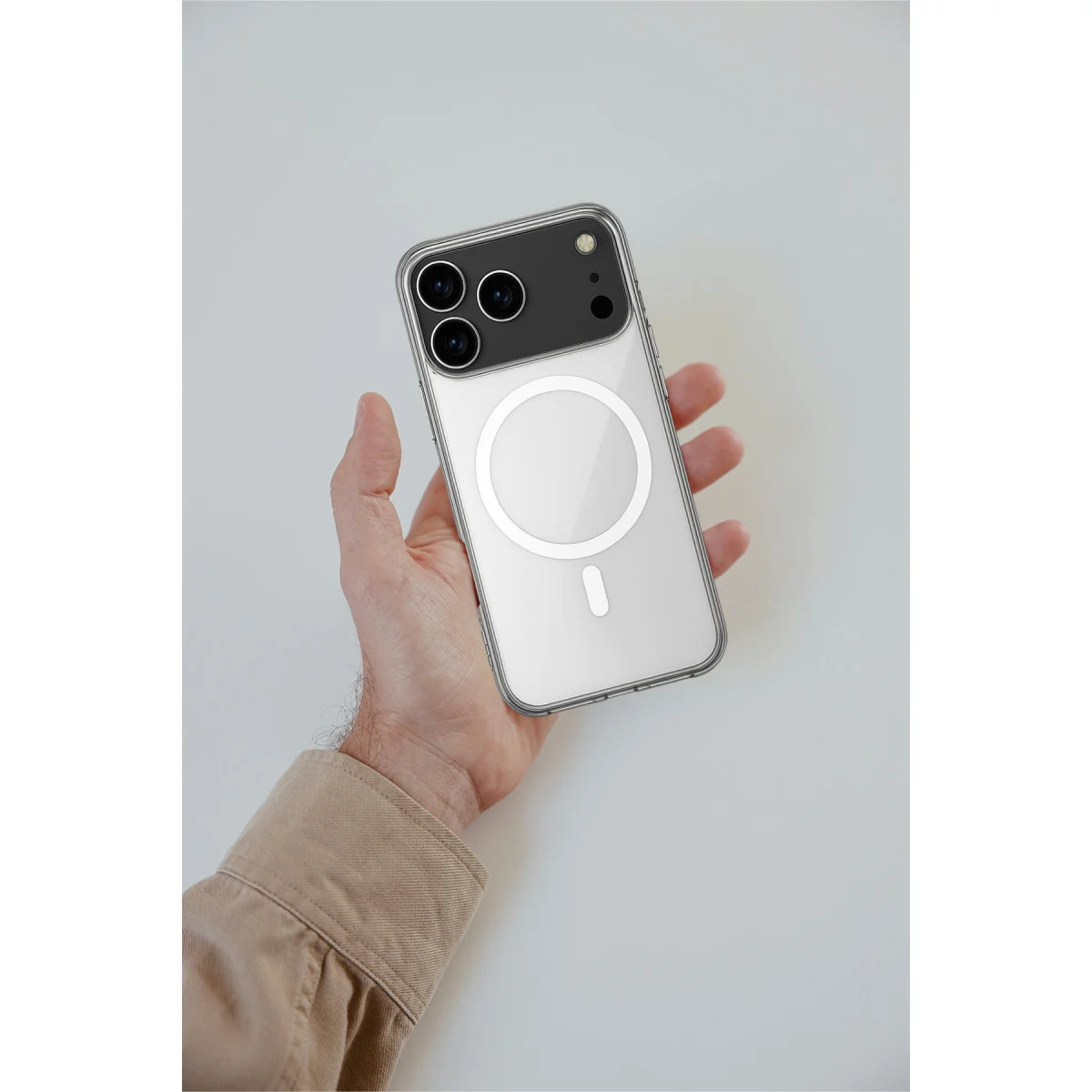 iPhone 17 Pro Şeffaf Silikon Kılıf - MagSafe Uyumlu, Kablosuz Şarj Destekli ve Koruyucu